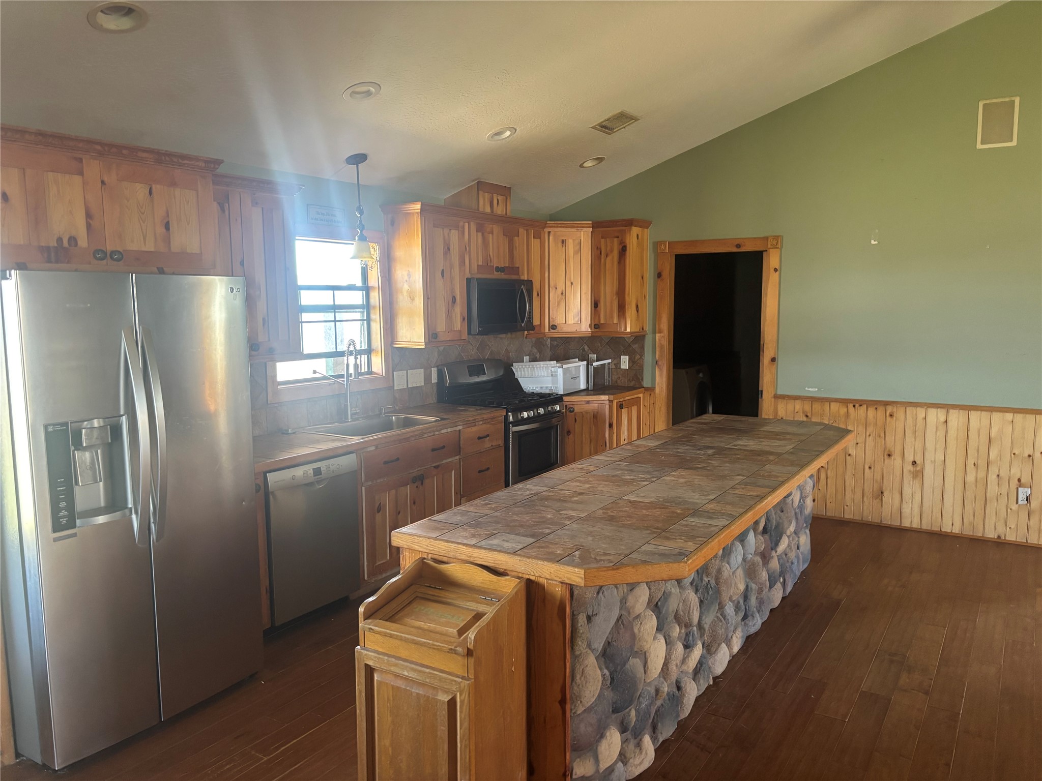 1706 Goodson Loop Property Photo 9