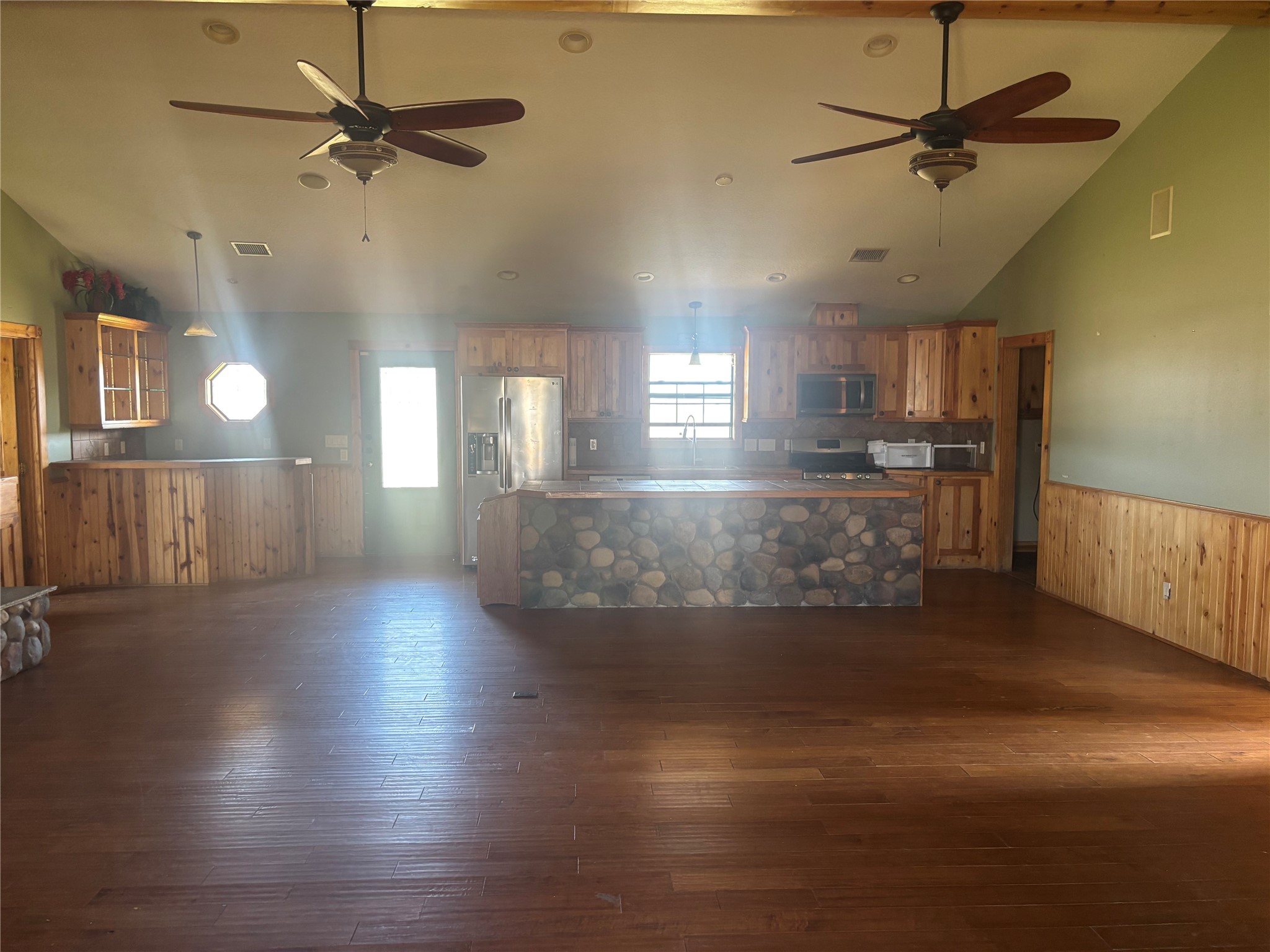 1706 Goodson Loop Property Photo 10