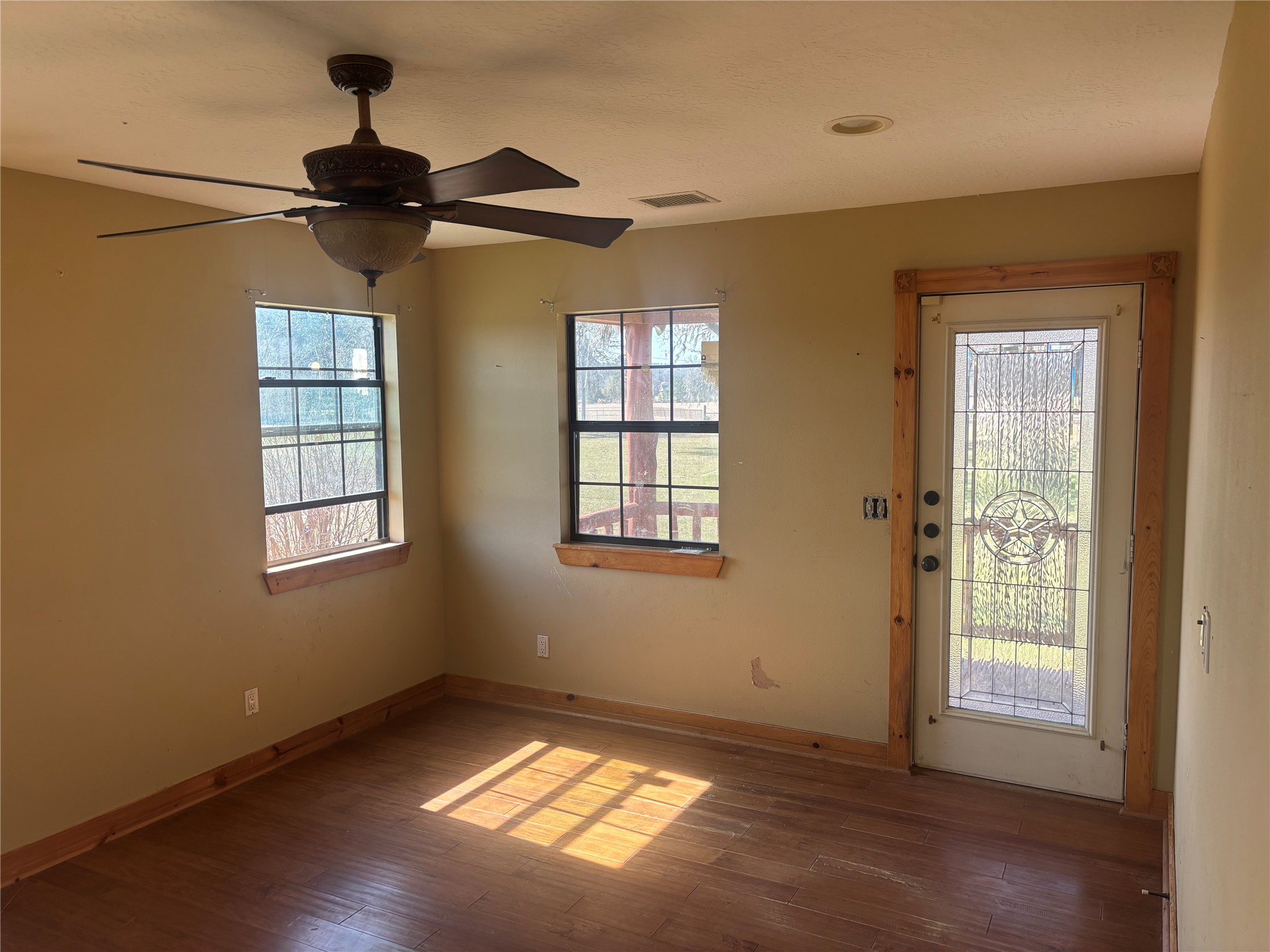 1706 Goodson Loop Property Photo 14