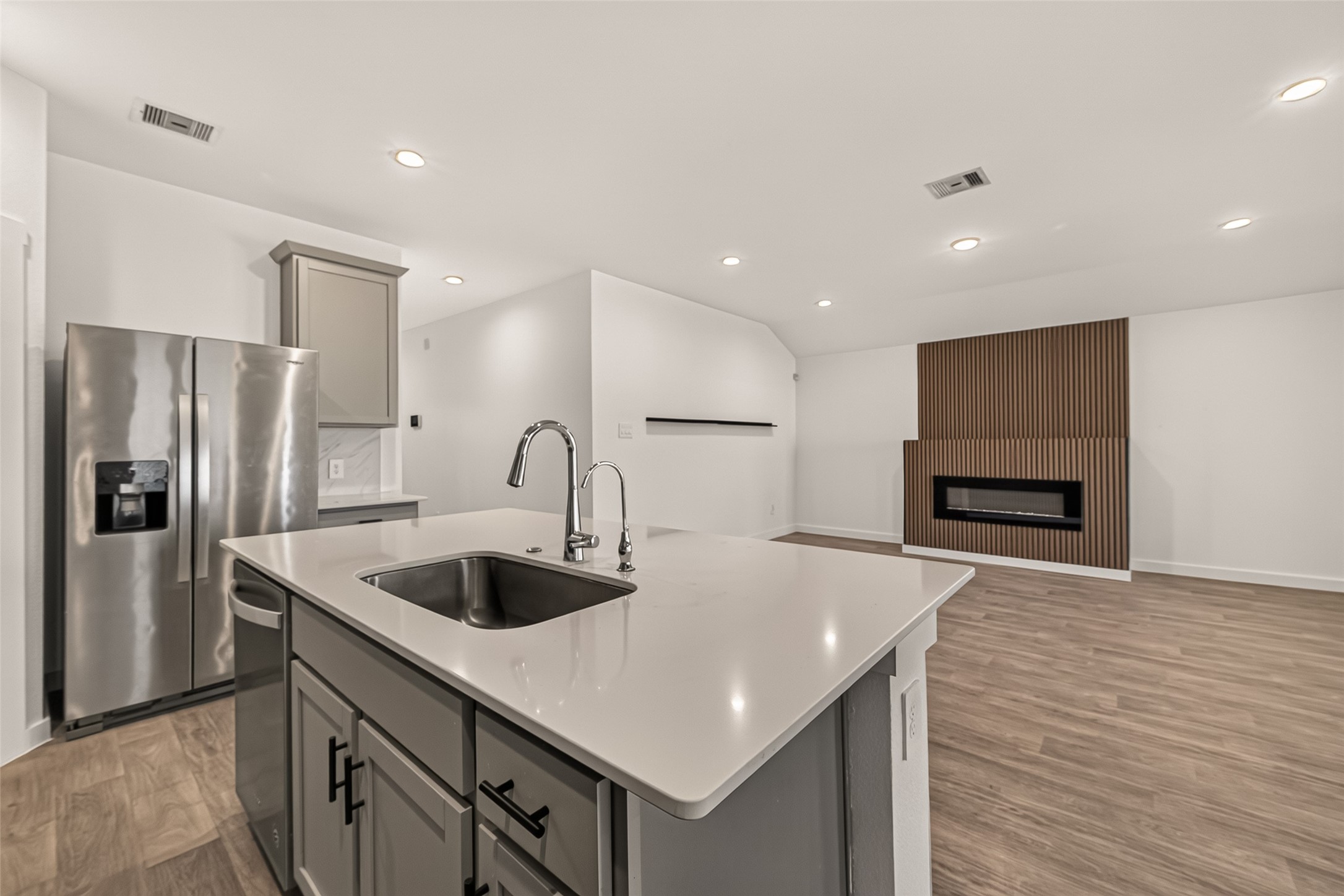 1710 Mountain Echo Drive Property Photo 8
