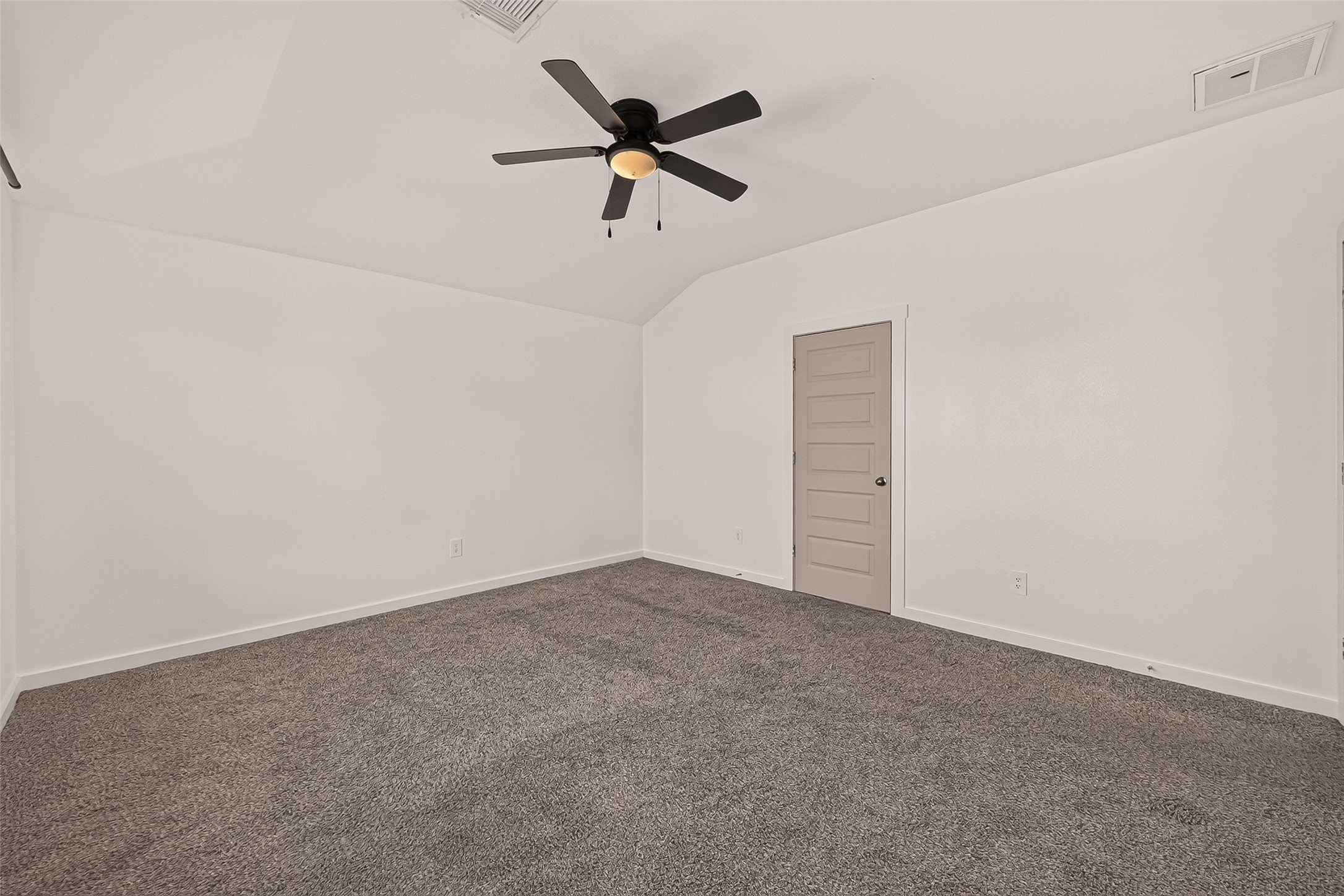 1710 Mountain Echo Drive Property Photo 32