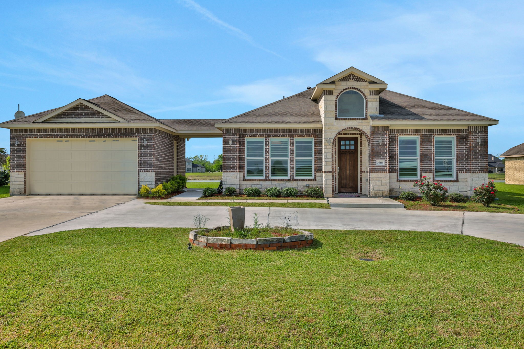 3718 Palm Crest Drive Property Photo