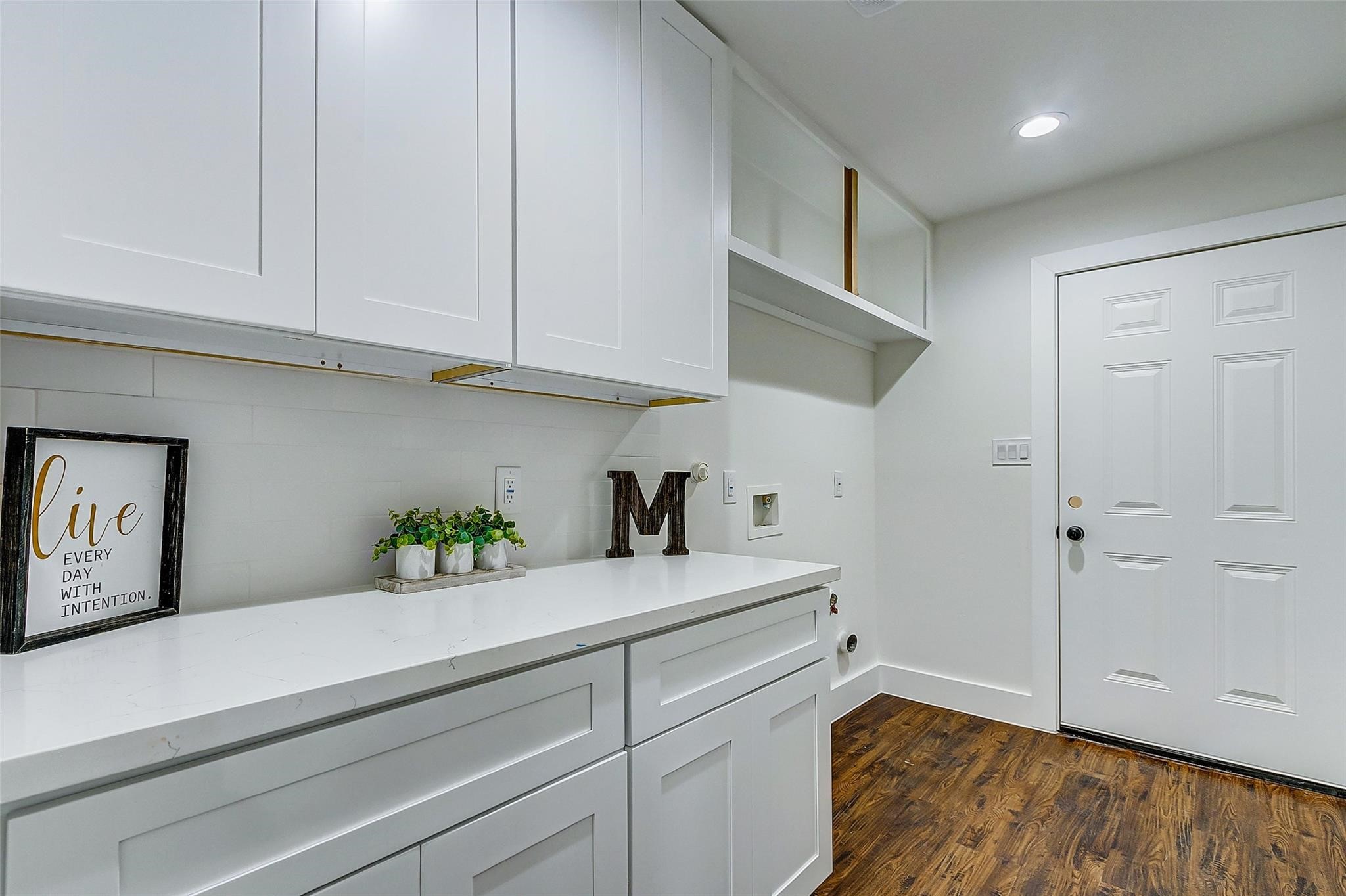 6003 Sanford Road Property Photo 24