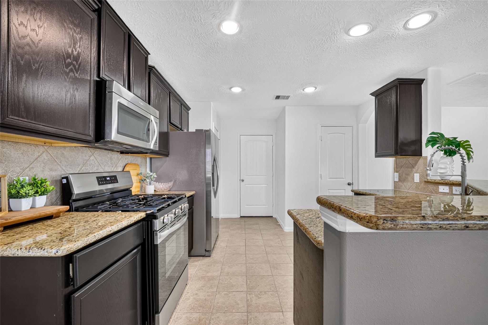 11803 Red Hummingbird Drive, Houston Tx 77047 Property Photo 4