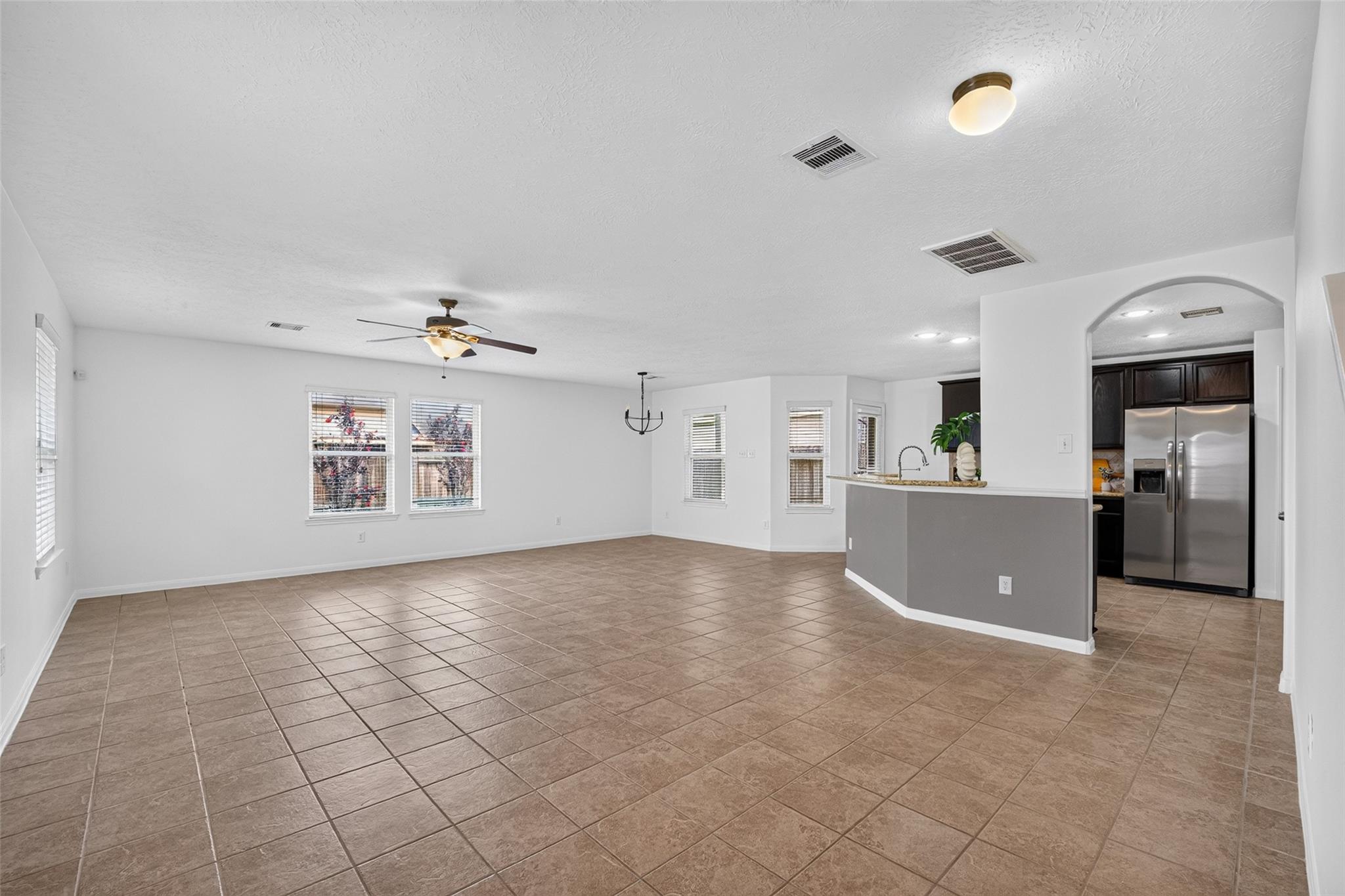 11803 Red Hummingbird Drive, Houston Tx 77047 Property Photo 15