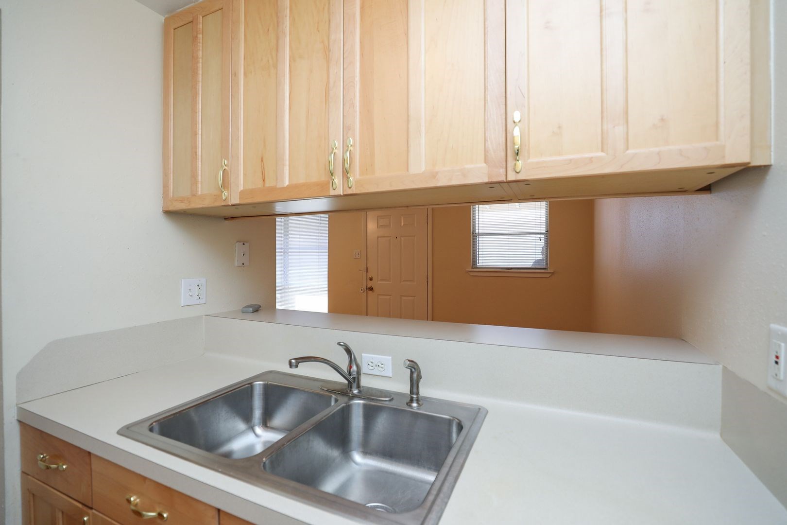 1620 Hawthorne Street 1 Property Photo 6