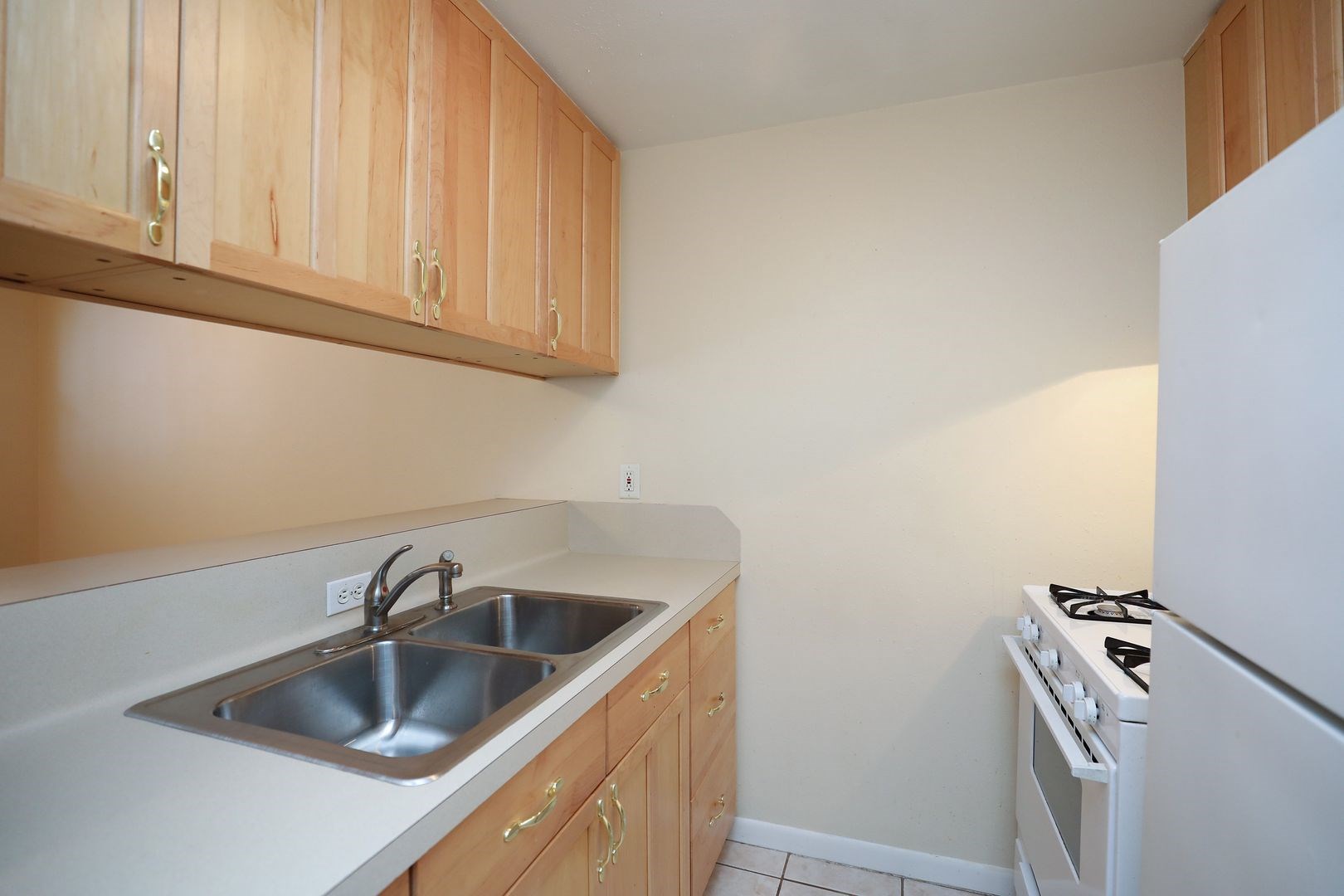 1620 Hawthorne Street 1 Property Photo 7