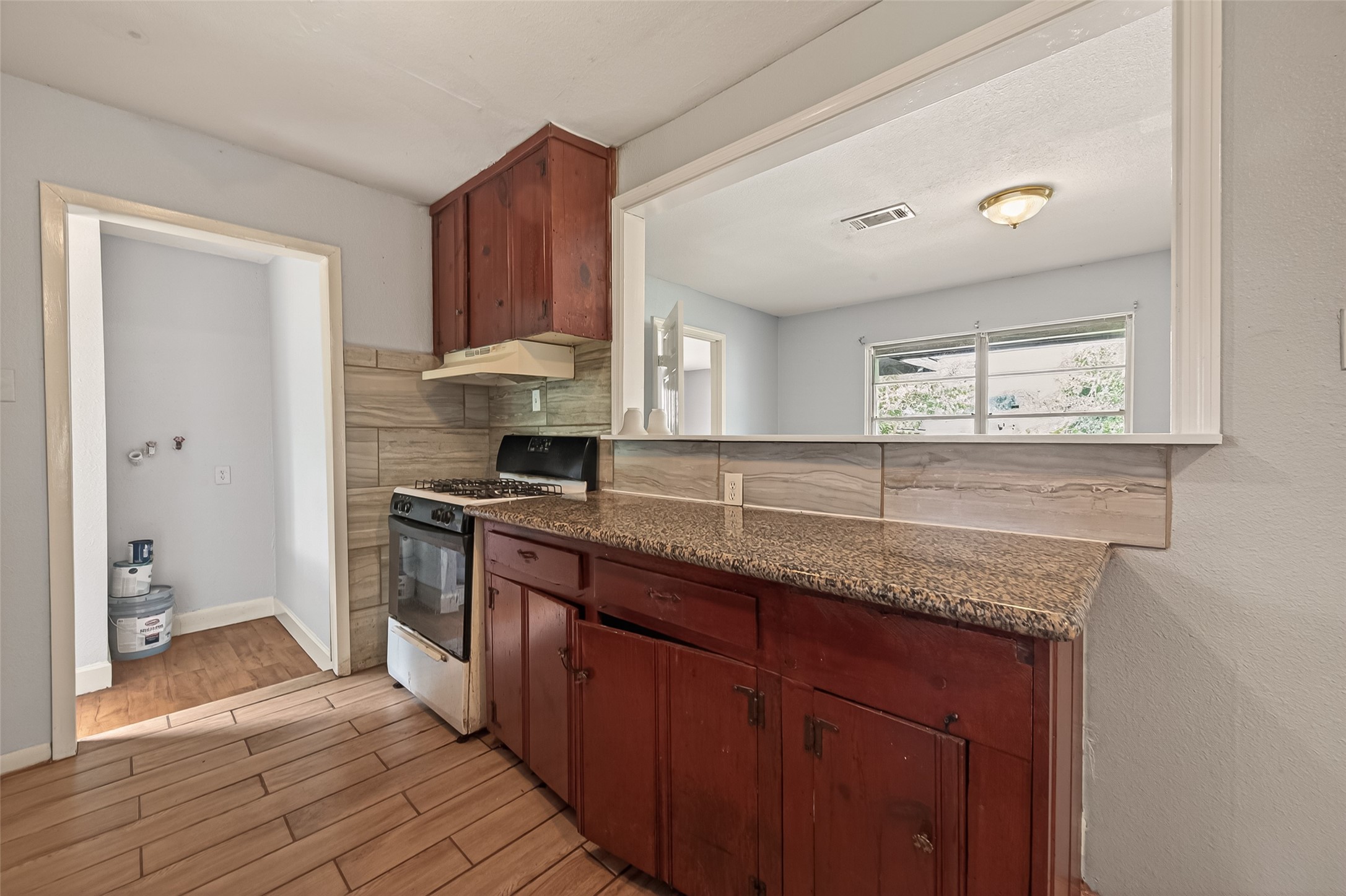 10506 Buffum Street Property Photo 9