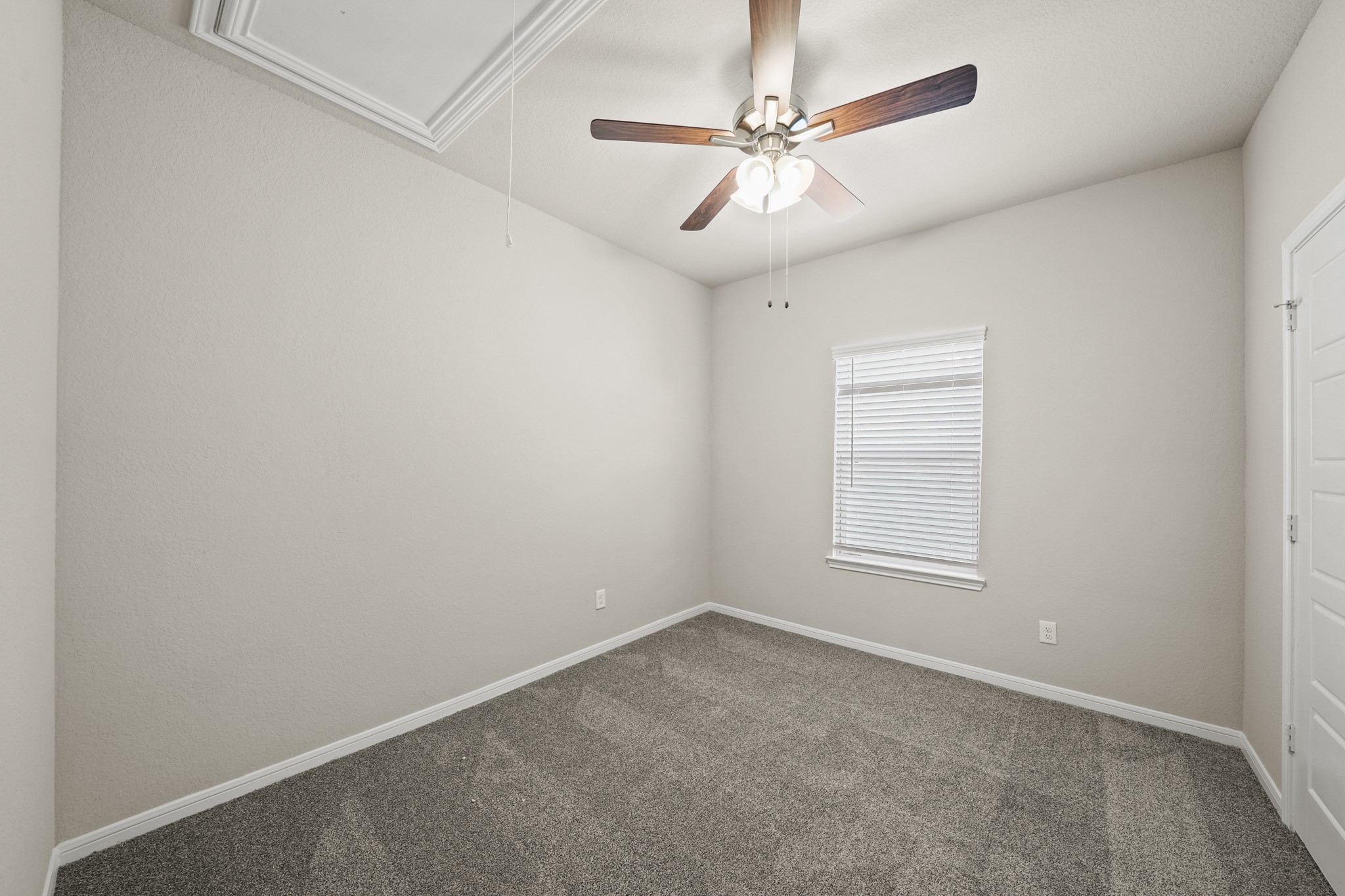 15023 Almeece Street Property Photo 9