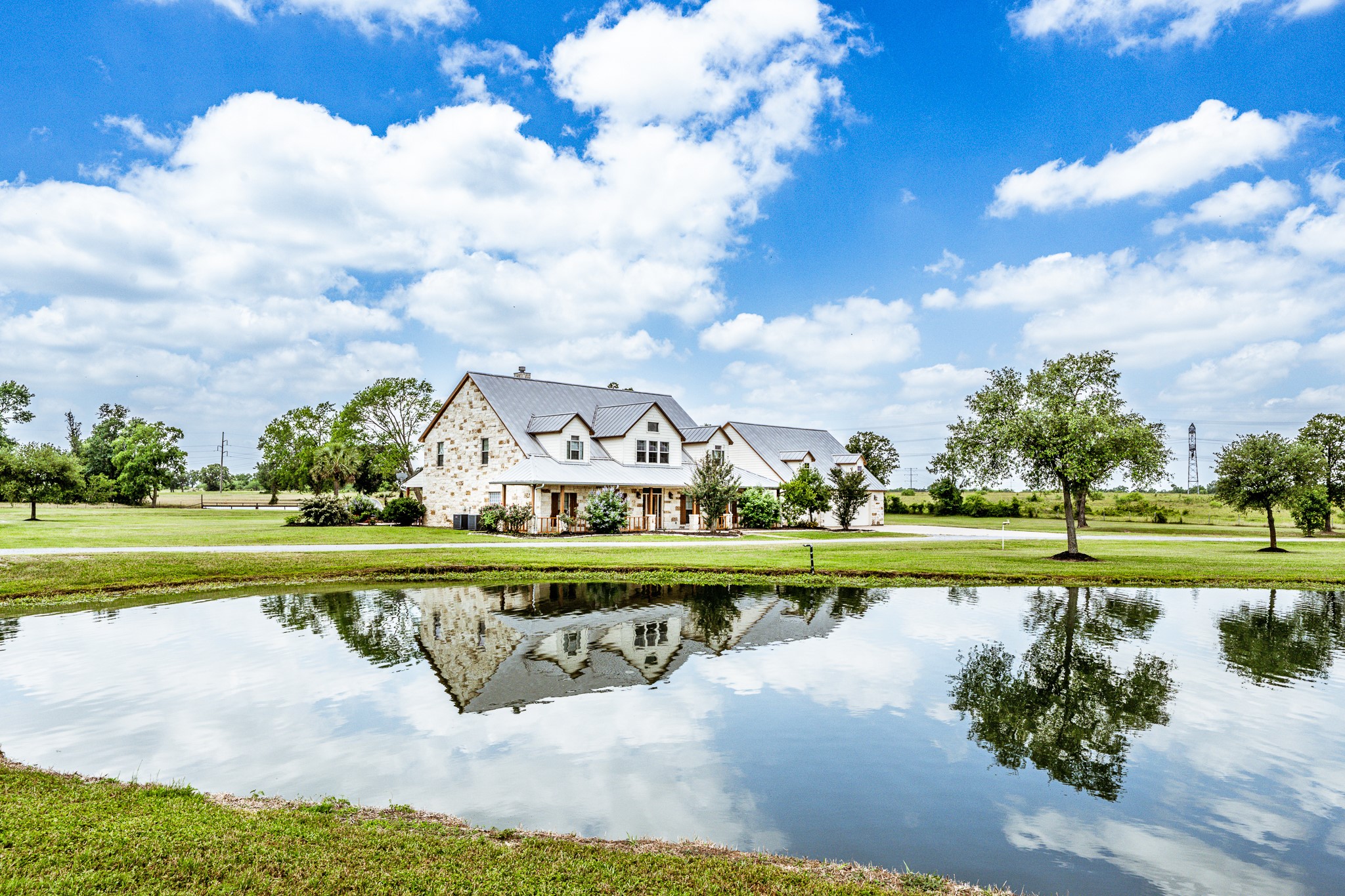 6828 Fm-1696 Property Photo 1