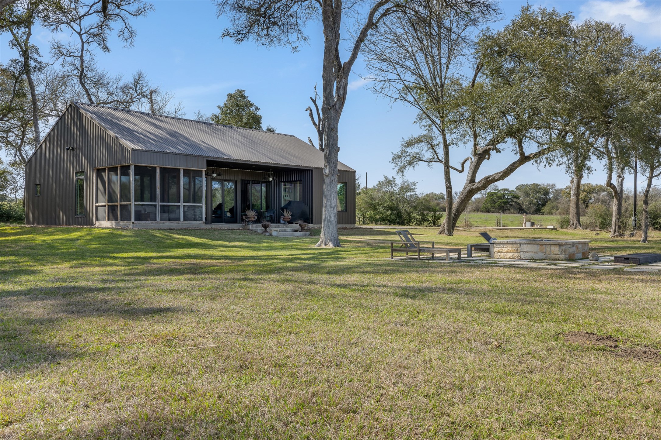 4616 Treybig - B Loop Property Photo 1