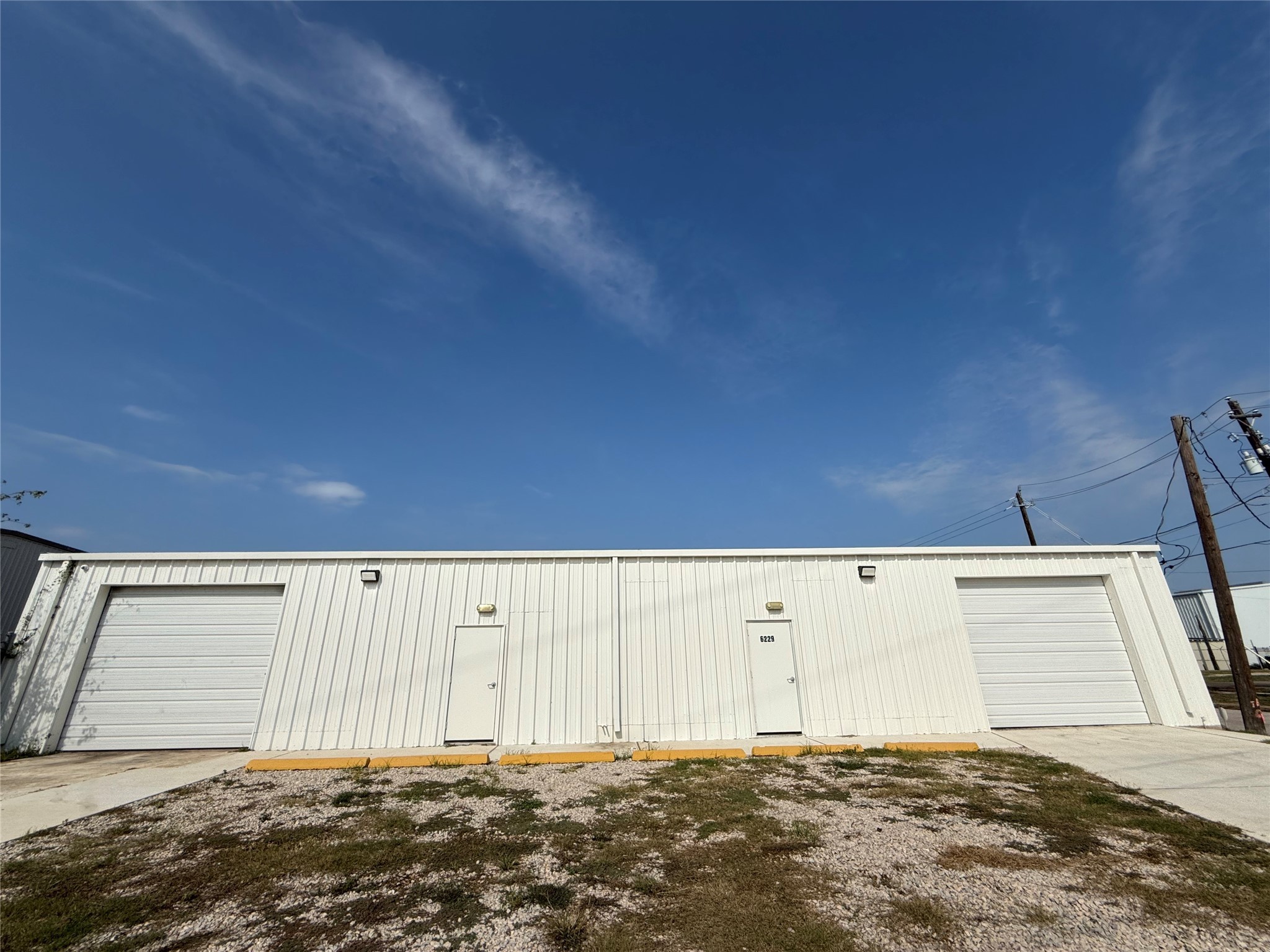 6229 Dixie Drive Property Photo
