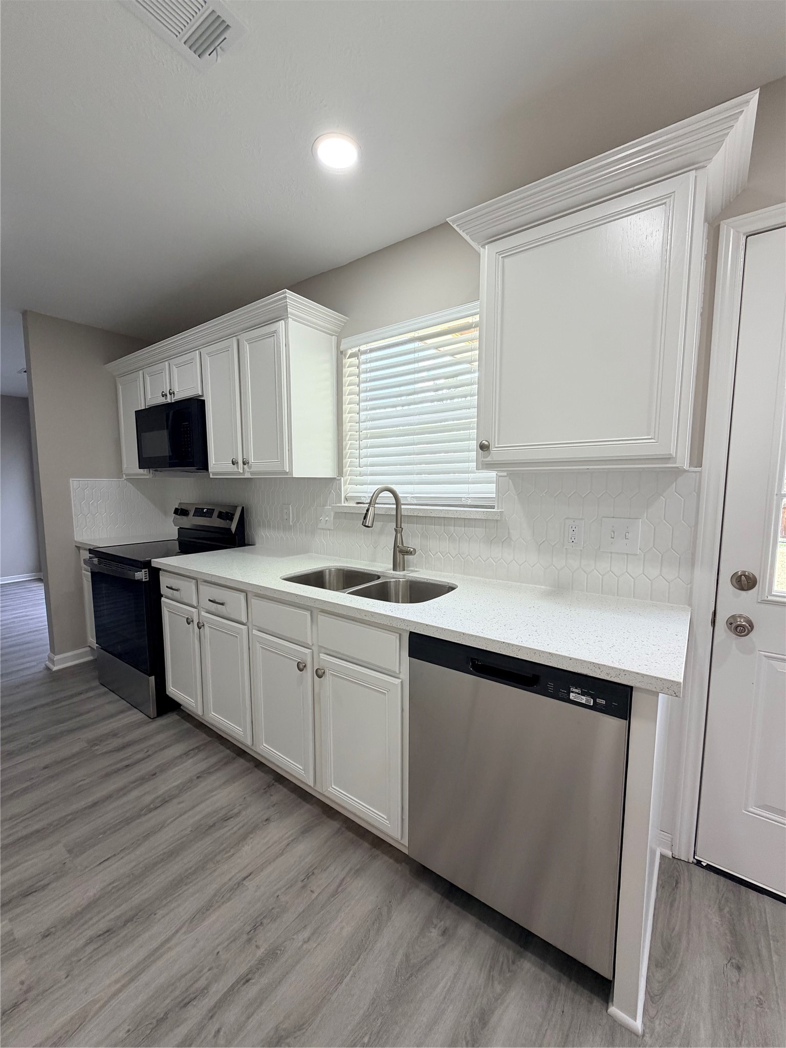 22803 Tara Way Drive Property Photo 3