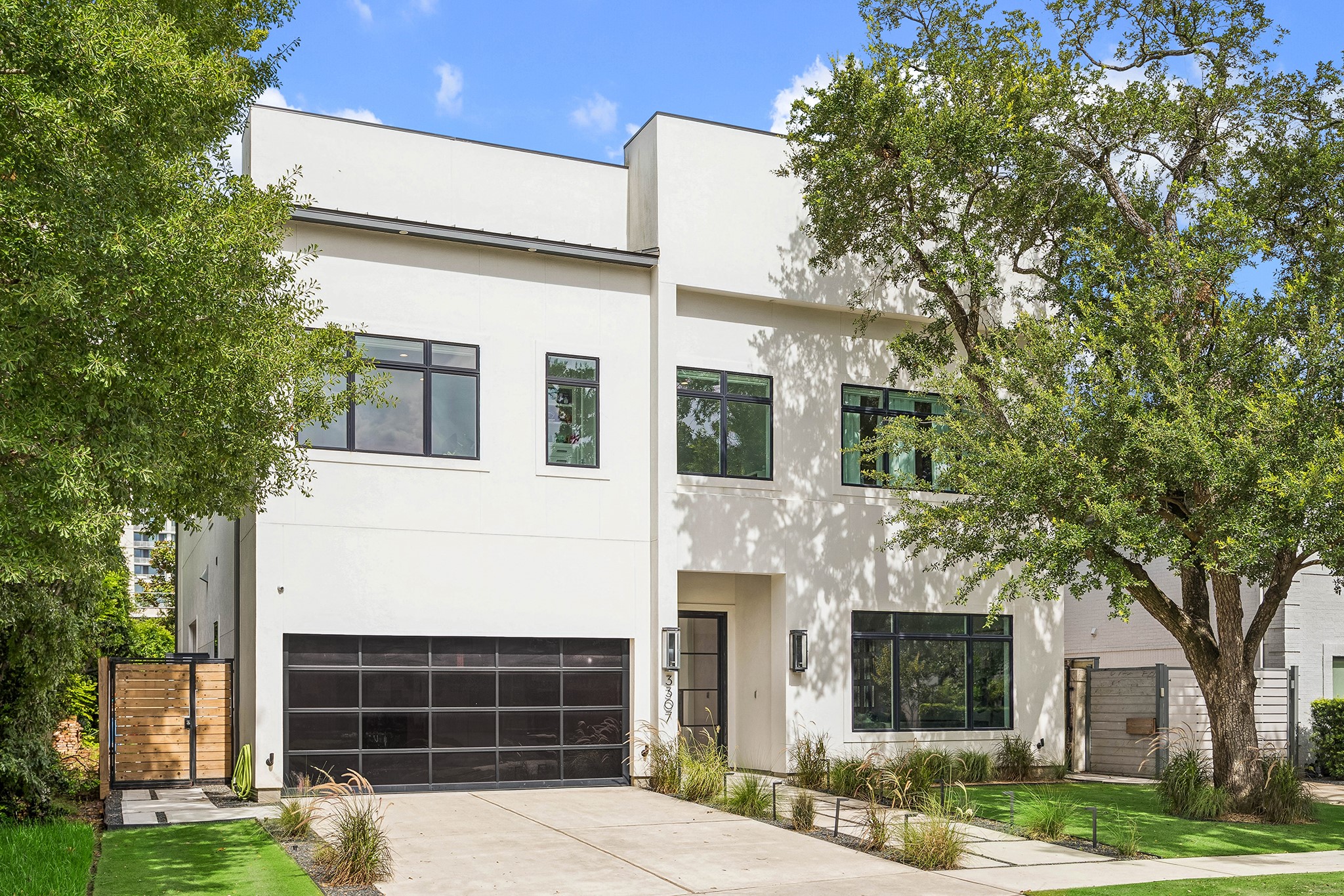 3307 Sackett Street Property Photo