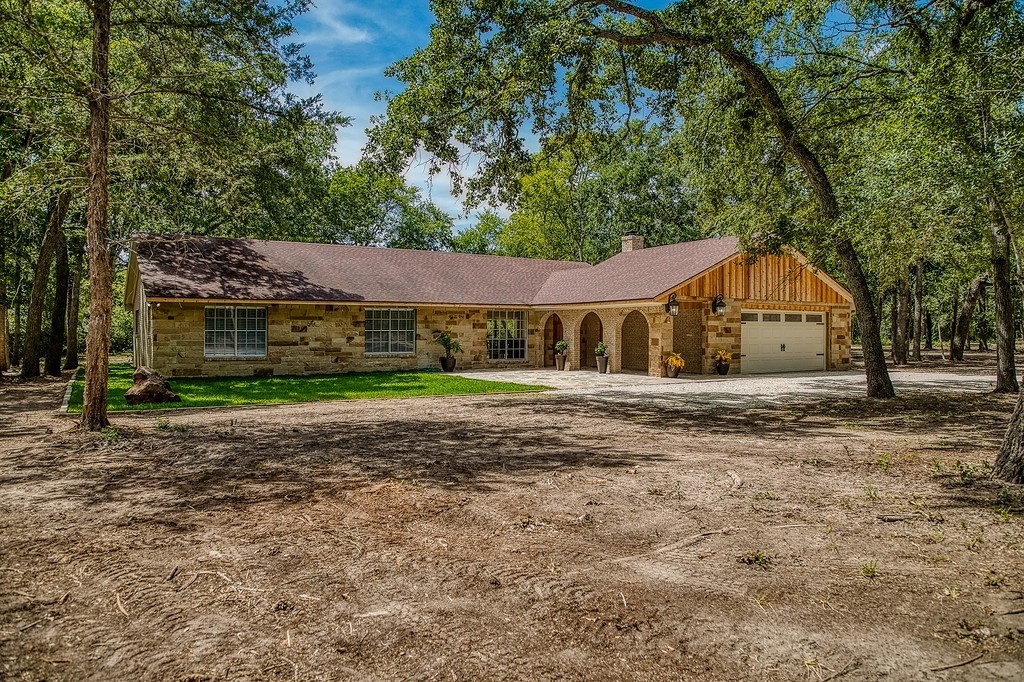 5504 Hillside Property Photo 1