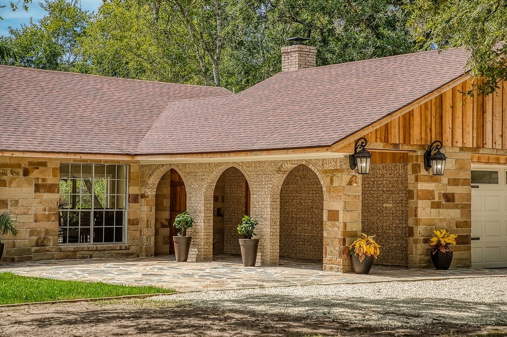 5504 Hillside Property Photo 4