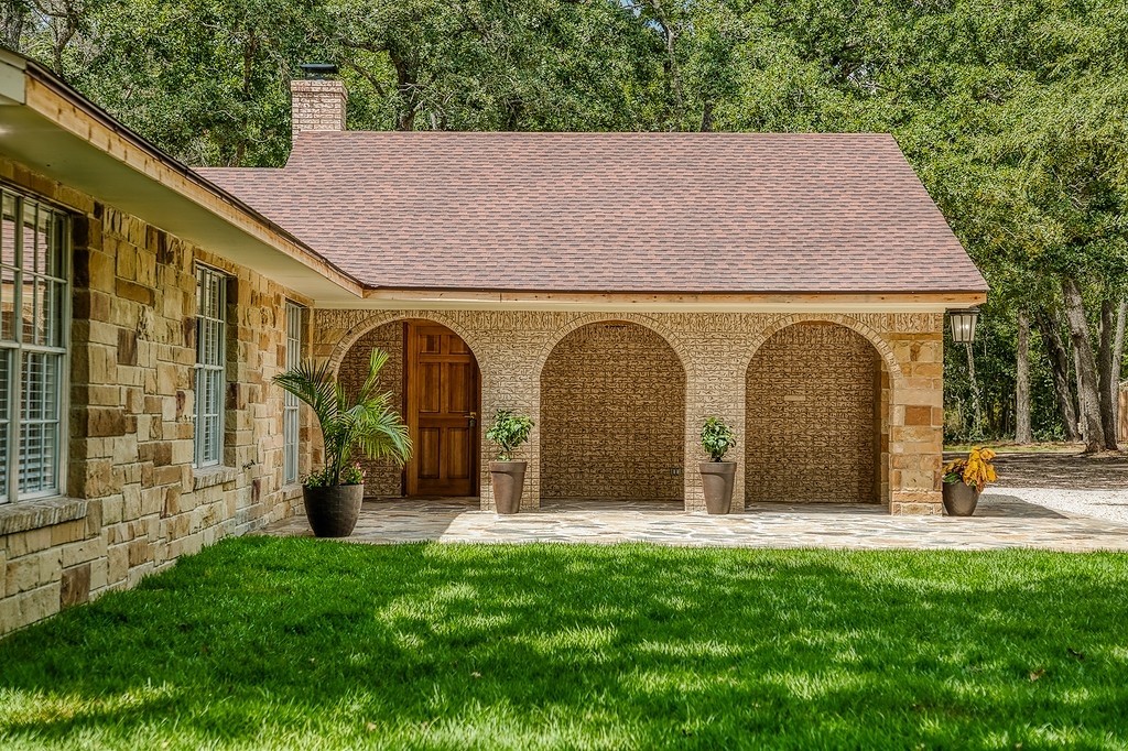 5504 Hillside Property Photo 5