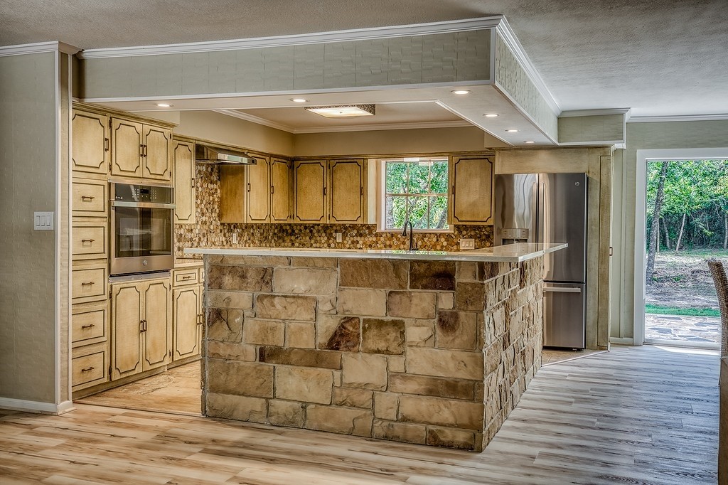 5504 Hillside Property Photo 13
