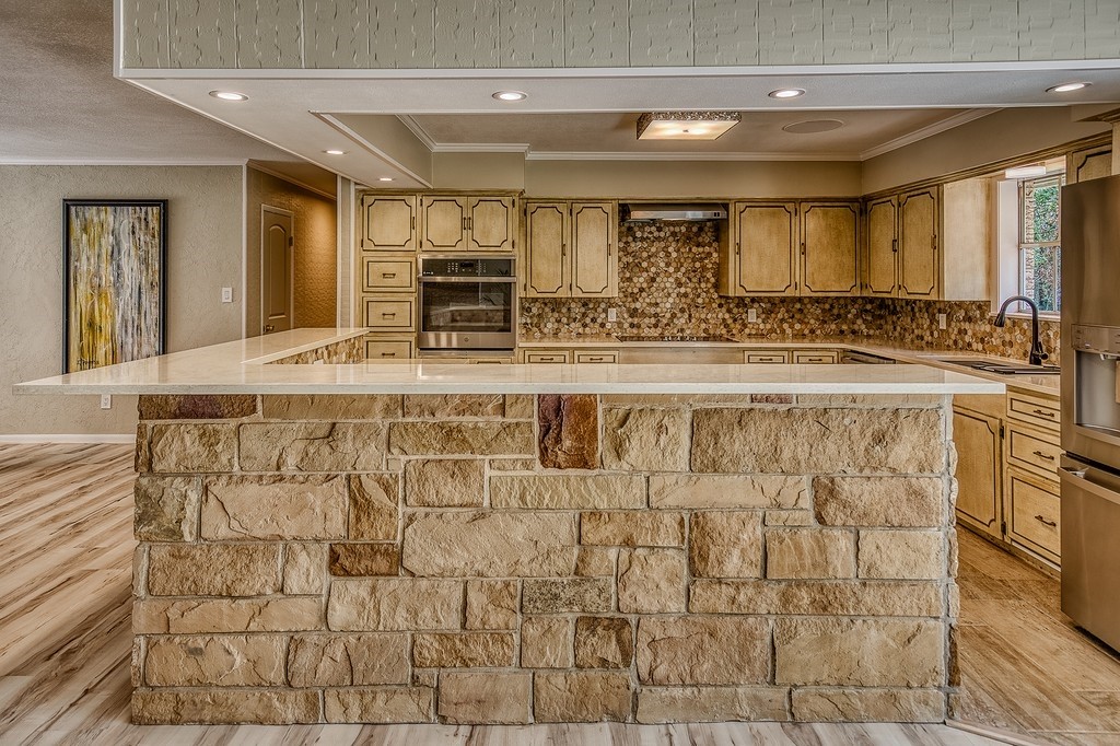 5504 Hillside Property Photo 14