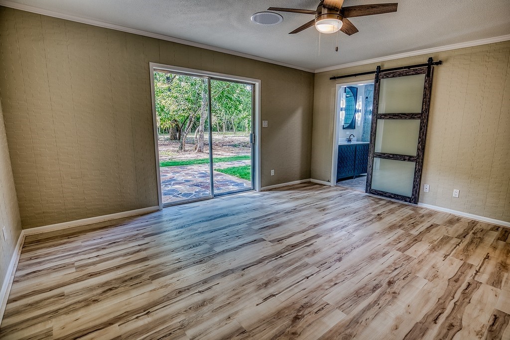5504 Hillside Property Photo 20