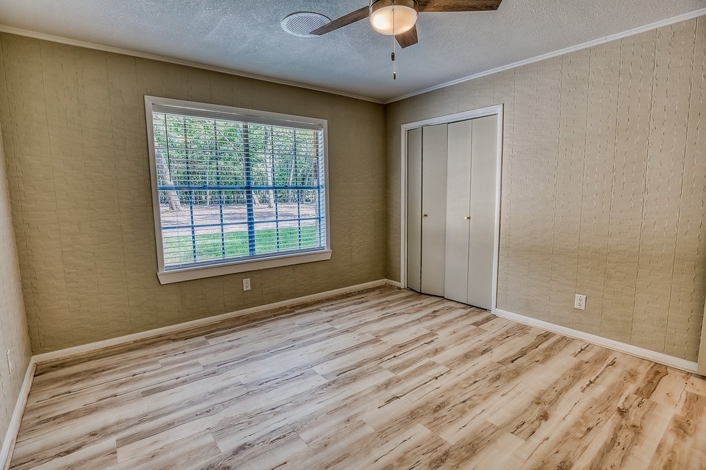 5504 Hillside Property Photo 23
