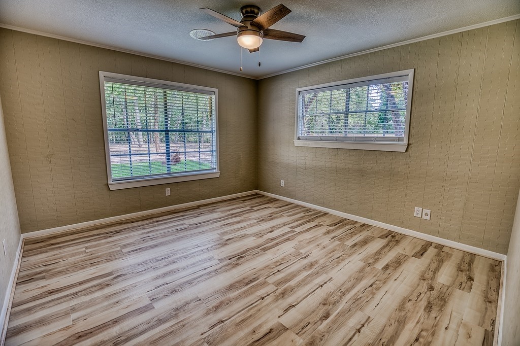 5504 Hillside Property Photo 25