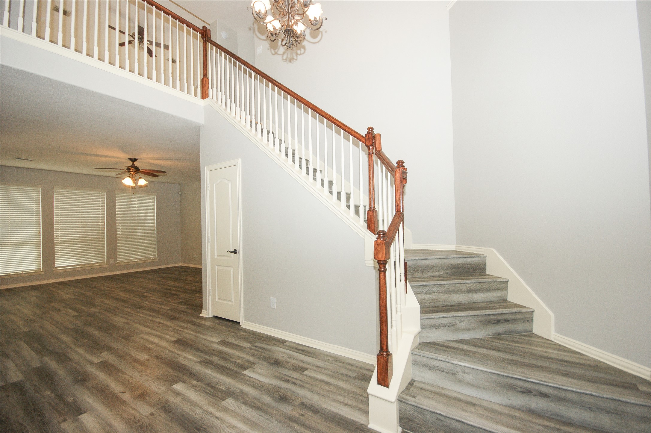 2516 Royal Terns Court Property Photo 7