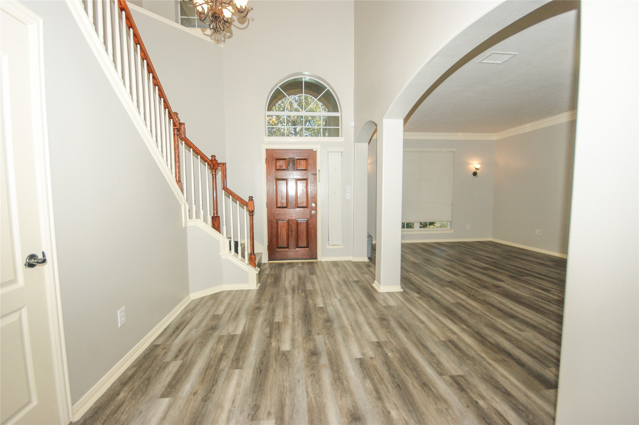 2516 Royal Terns Court Property Photo 8