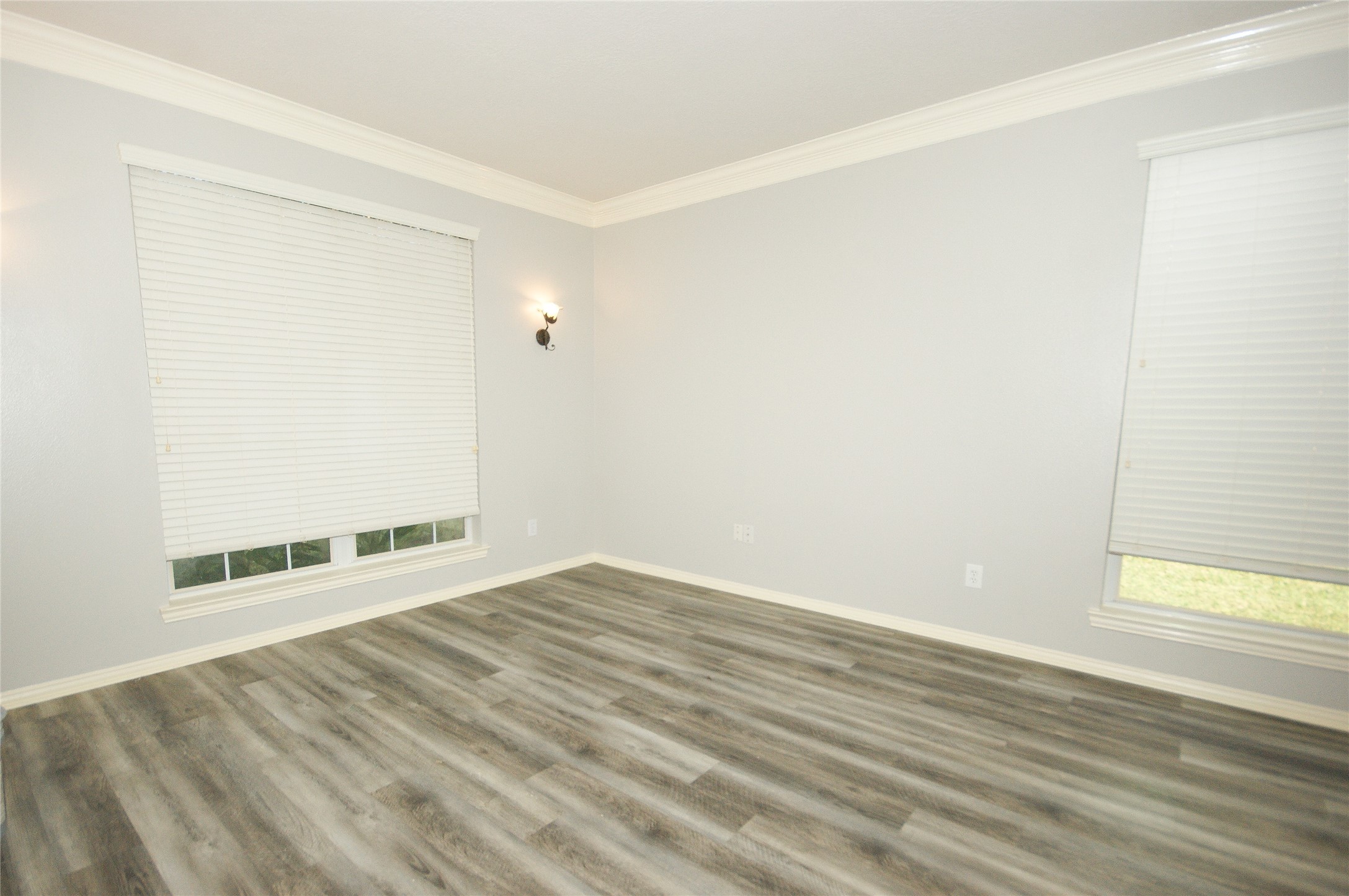 2516 Royal Terns Court Property Photo 10