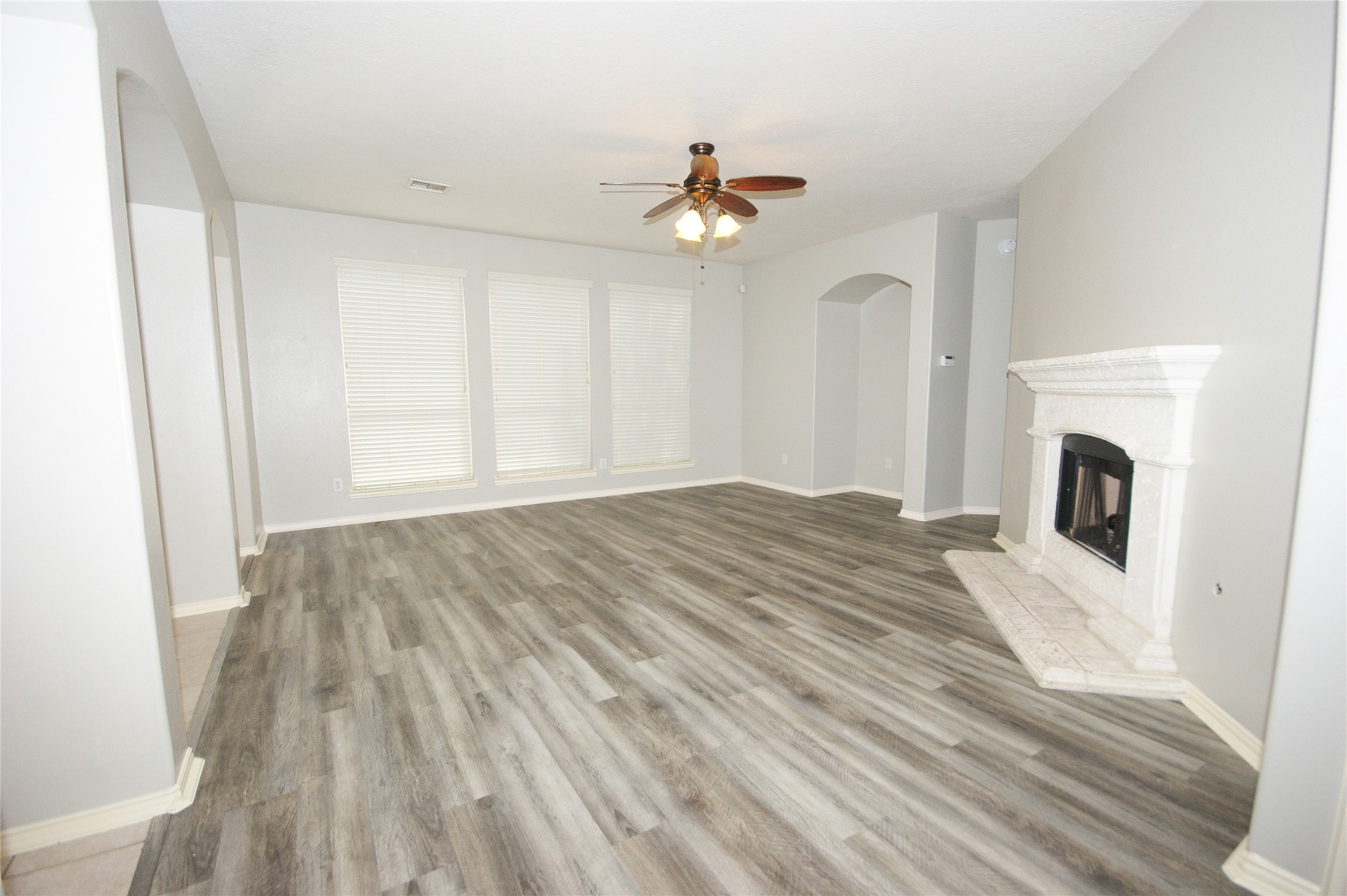 2516 Royal Terns Court Property Photo 12