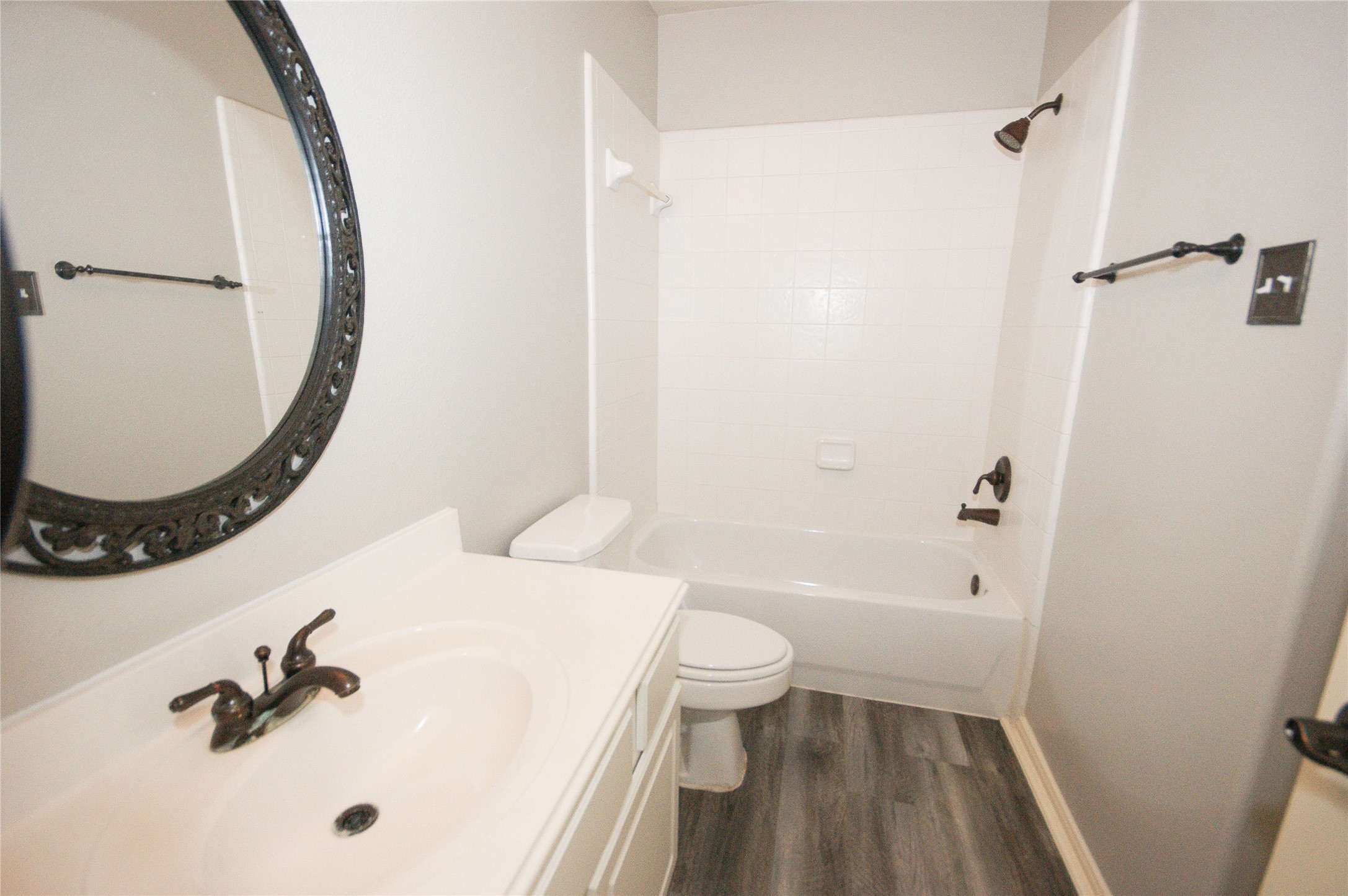 2516 Royal Terns Court Property Photo 14