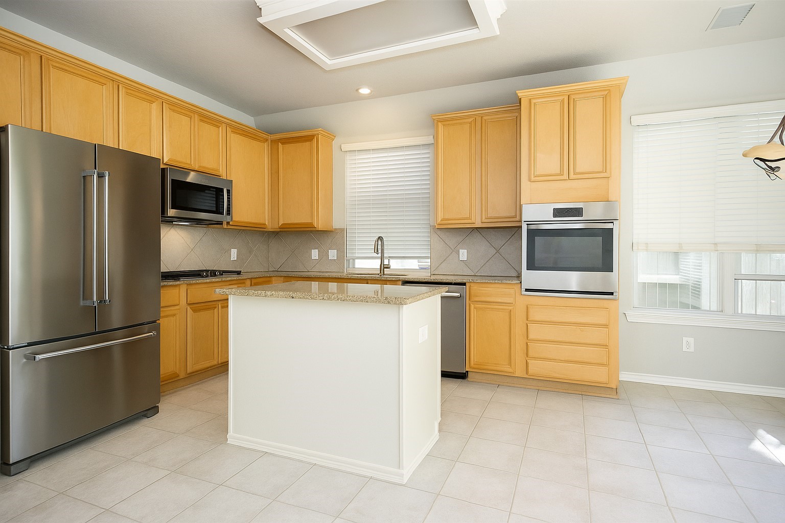 2516 Royal Terns Court Property Photo 16