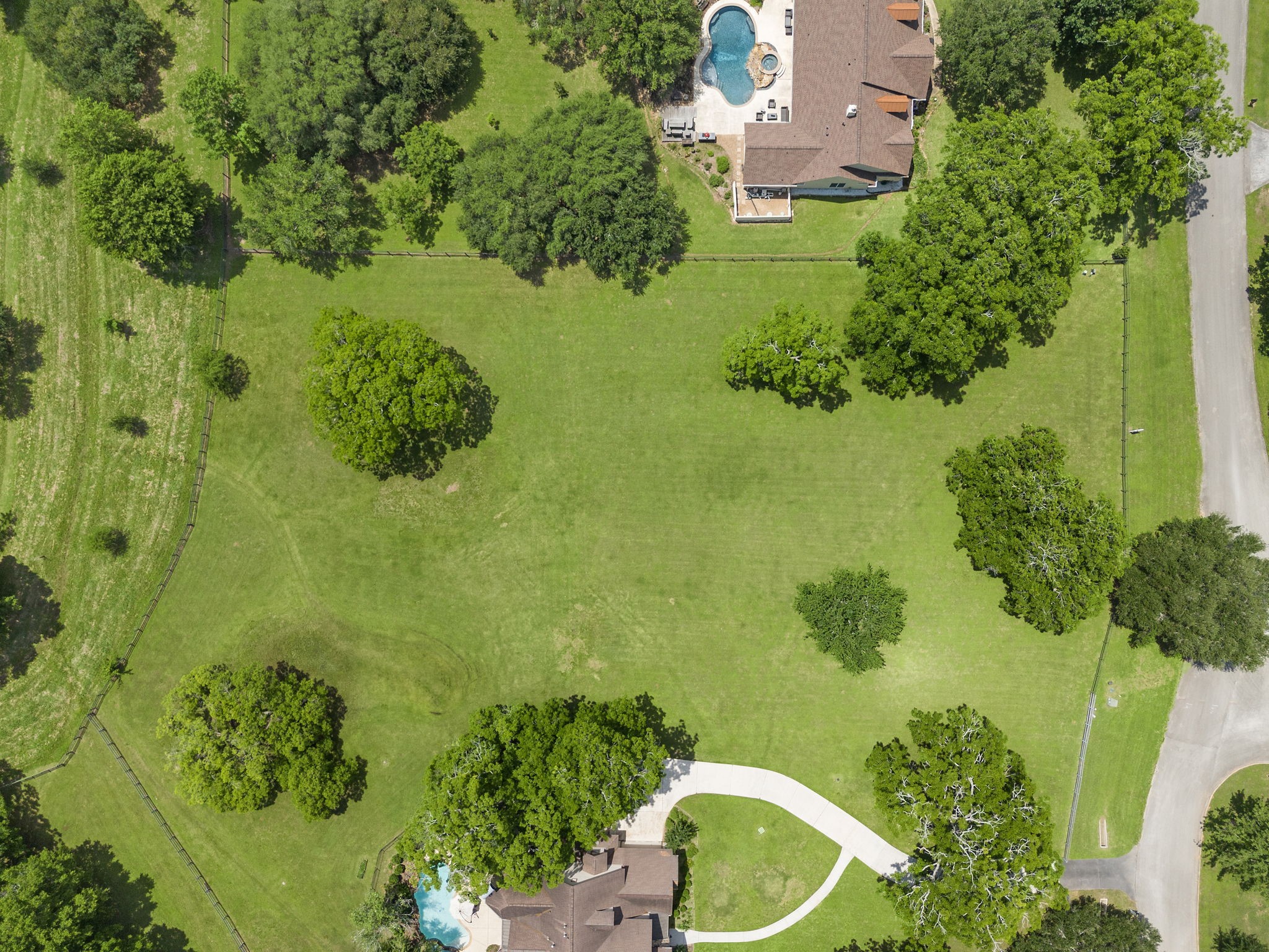 5326 Harris Woods Trace Property Photo 7