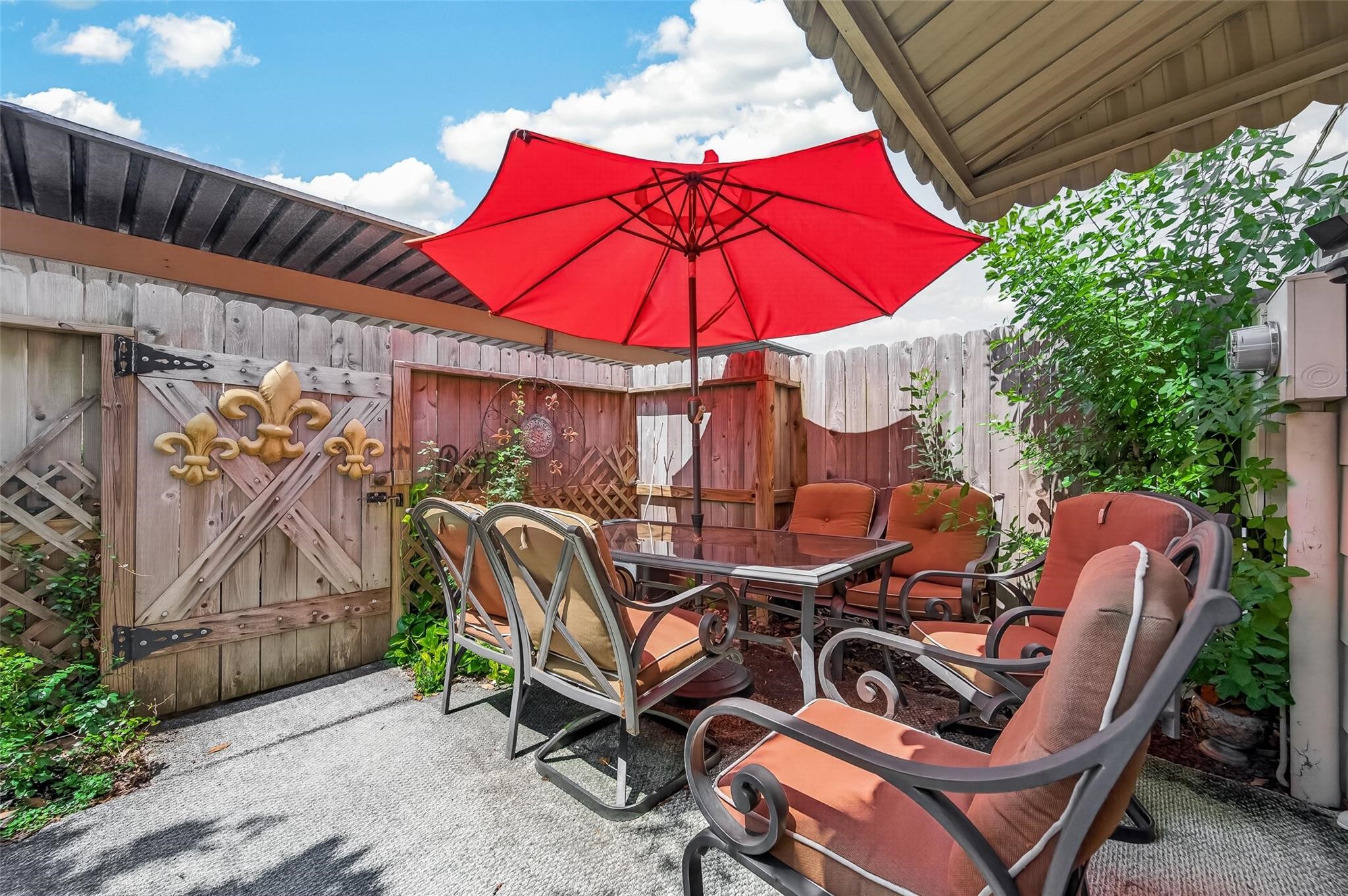 14769 Perthshire Road Property Photo 28