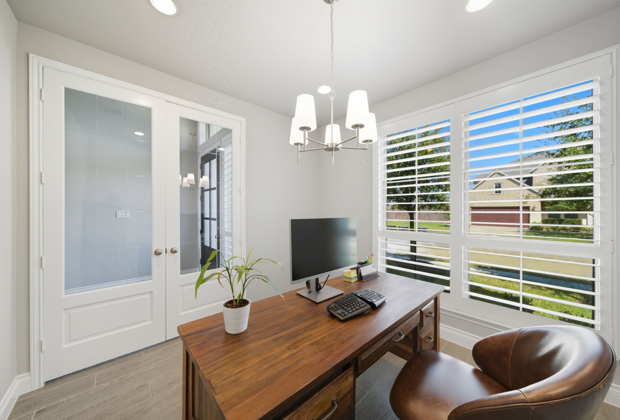 6923 Red Oak Drive Property Photo 6