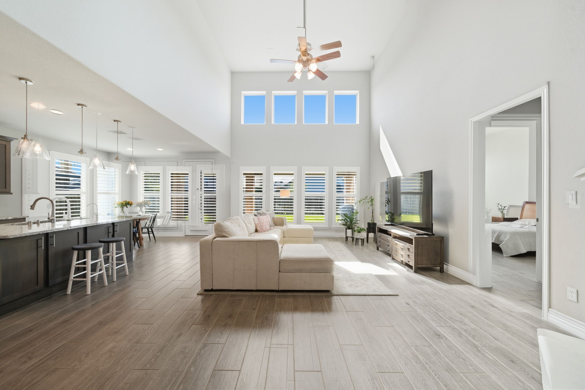 6923 Red Oak Drive Property Photo 9