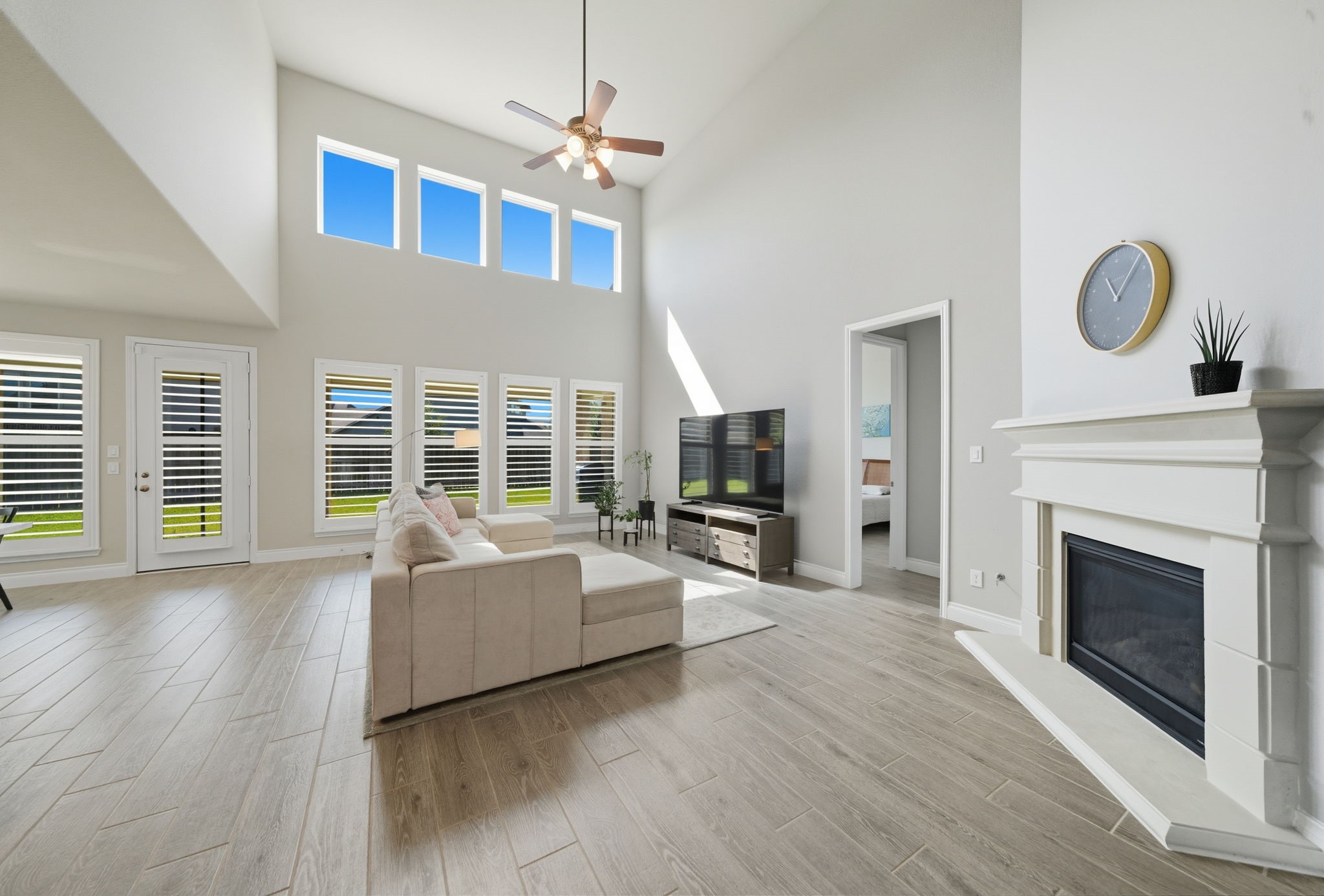 6923 Red Oak Drive Property Photo 11