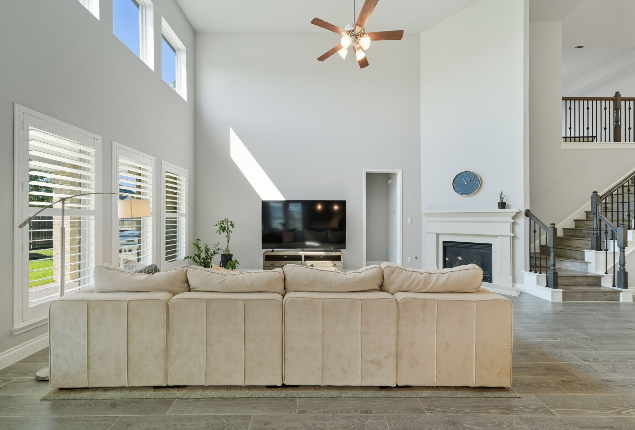 6923 Red Oak Drive Property Photo 12