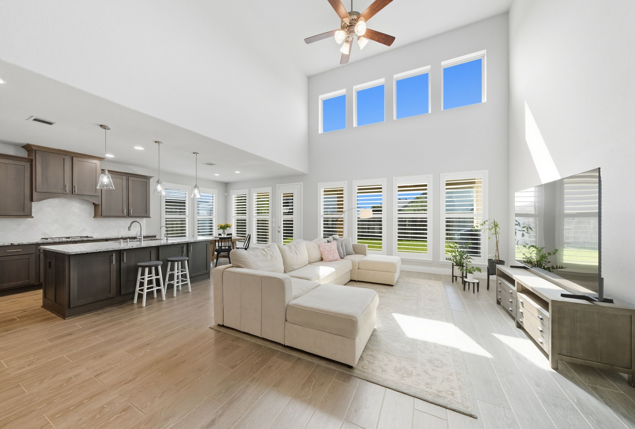 6923 Red Oak Drive Property Photo 13