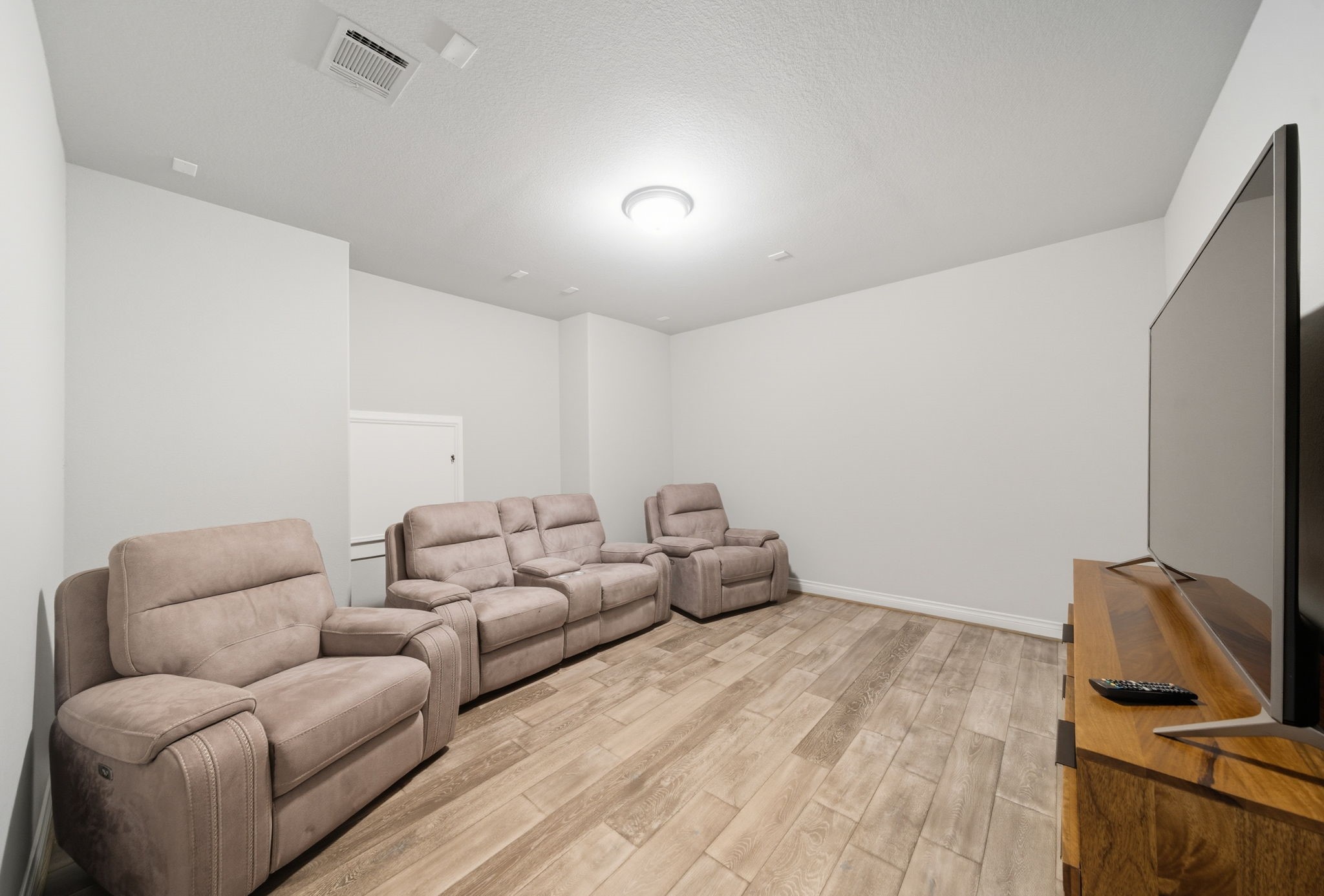 6923 Red Oak Drive Property Photo 39