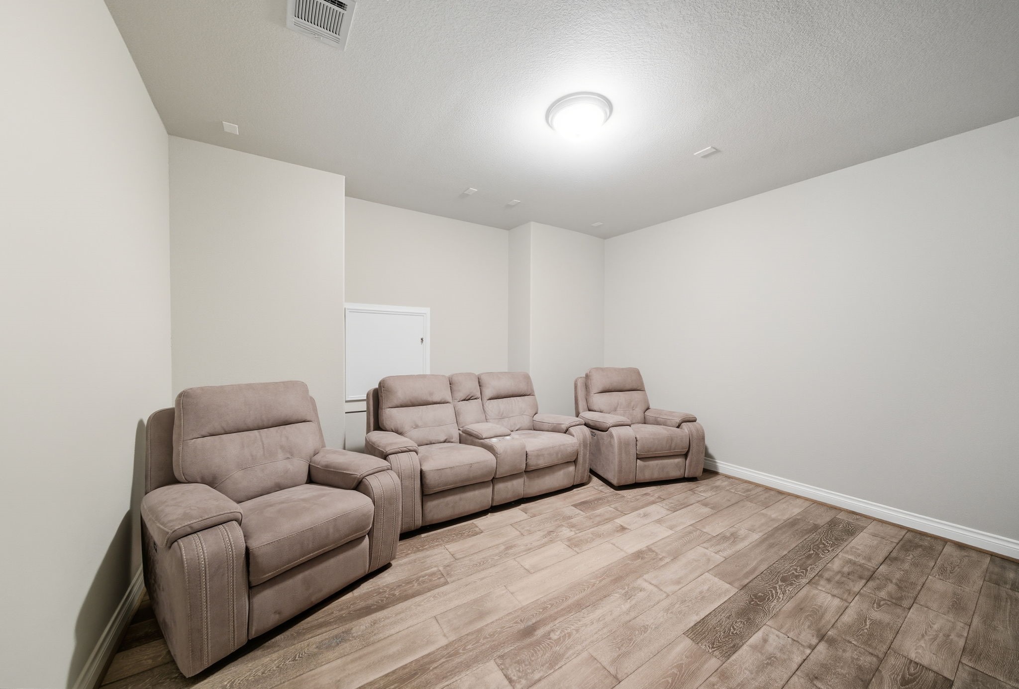 6923 Red Oak Drive Property Photo 40