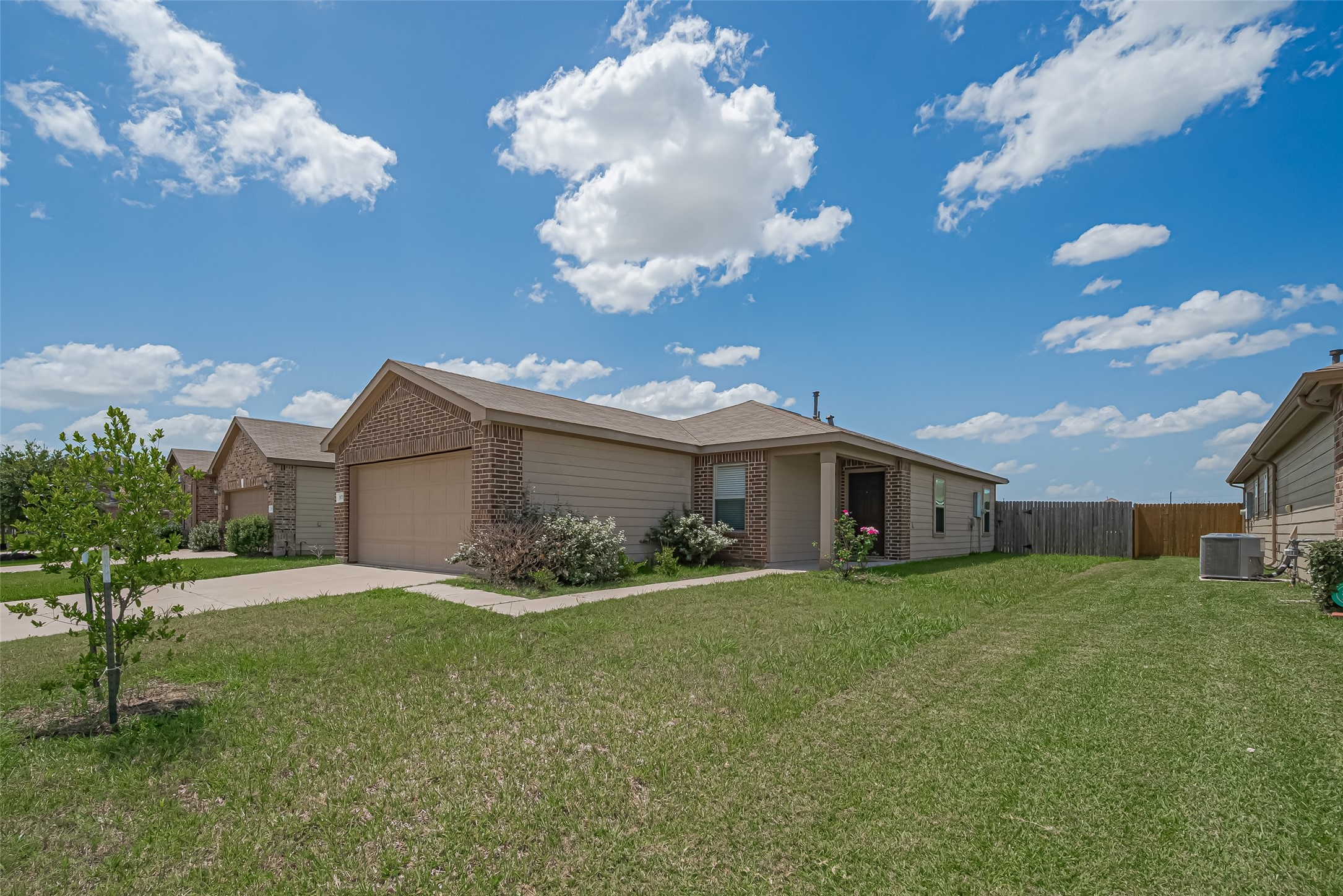 20726 Westfield Grove Place Property Photo 2