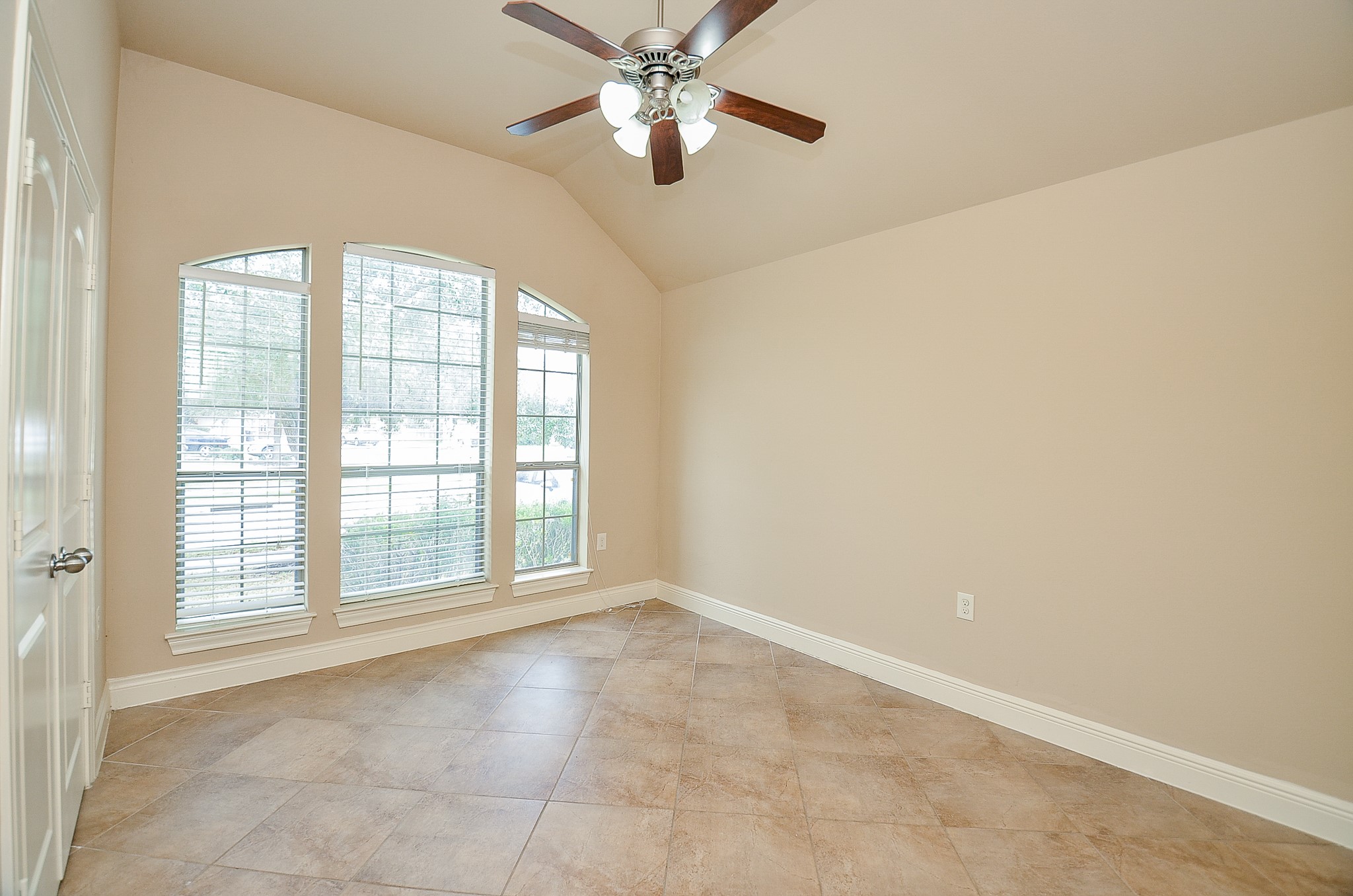 13018 Barn Course Drive Property Photo 4