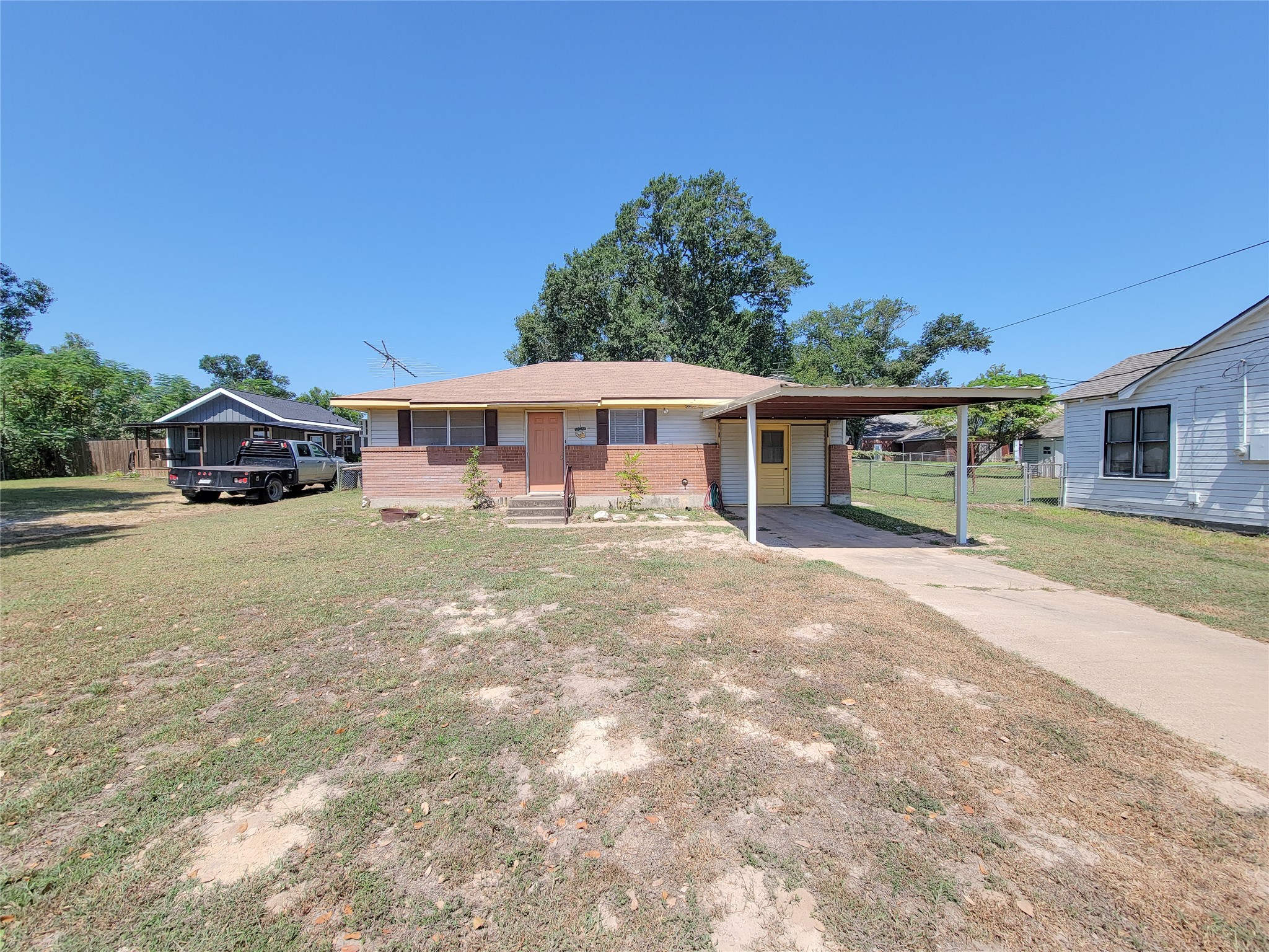 432 N Holland Street Property Photo 3