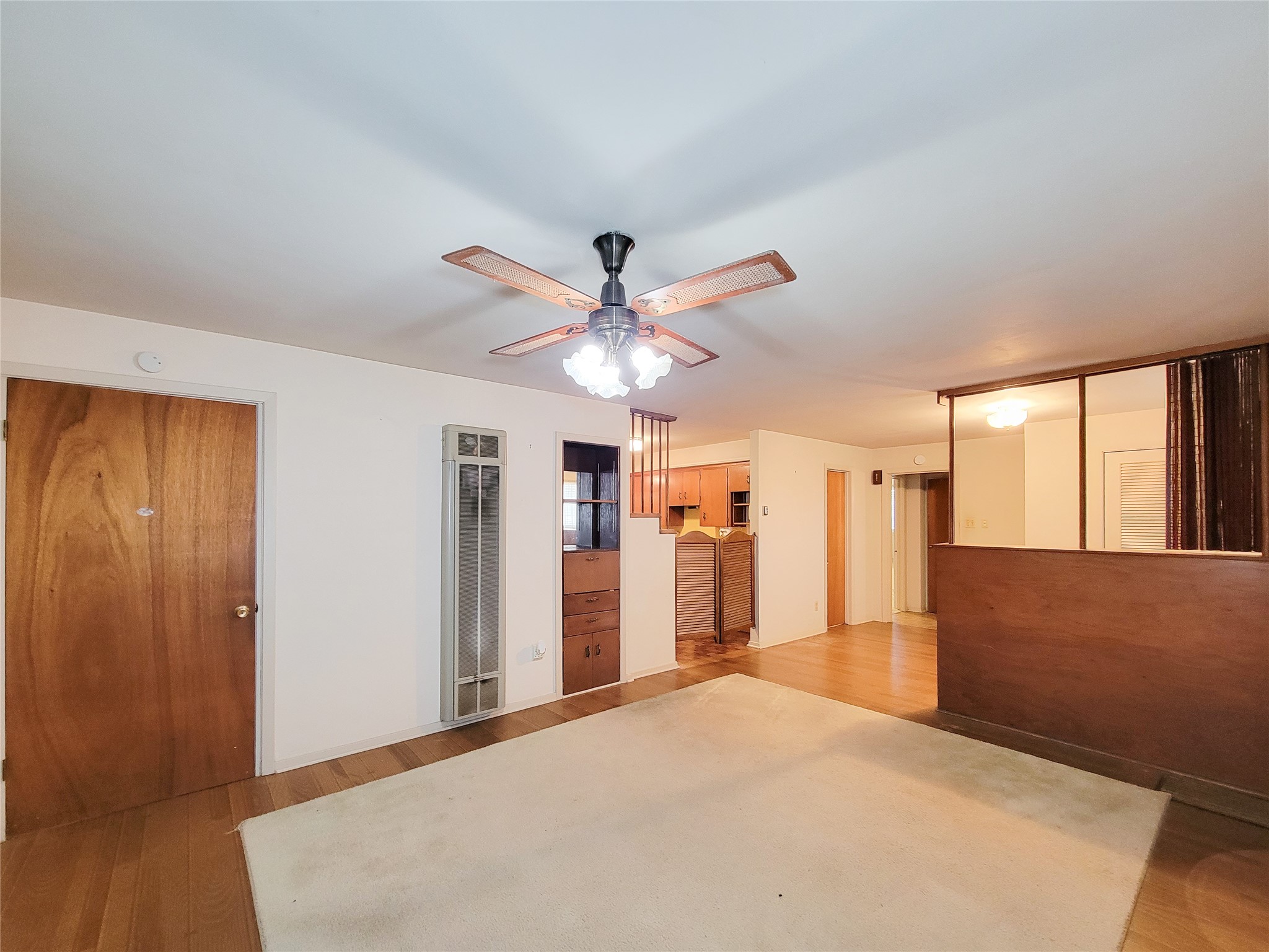 432 N Holland Street Property Photo 5