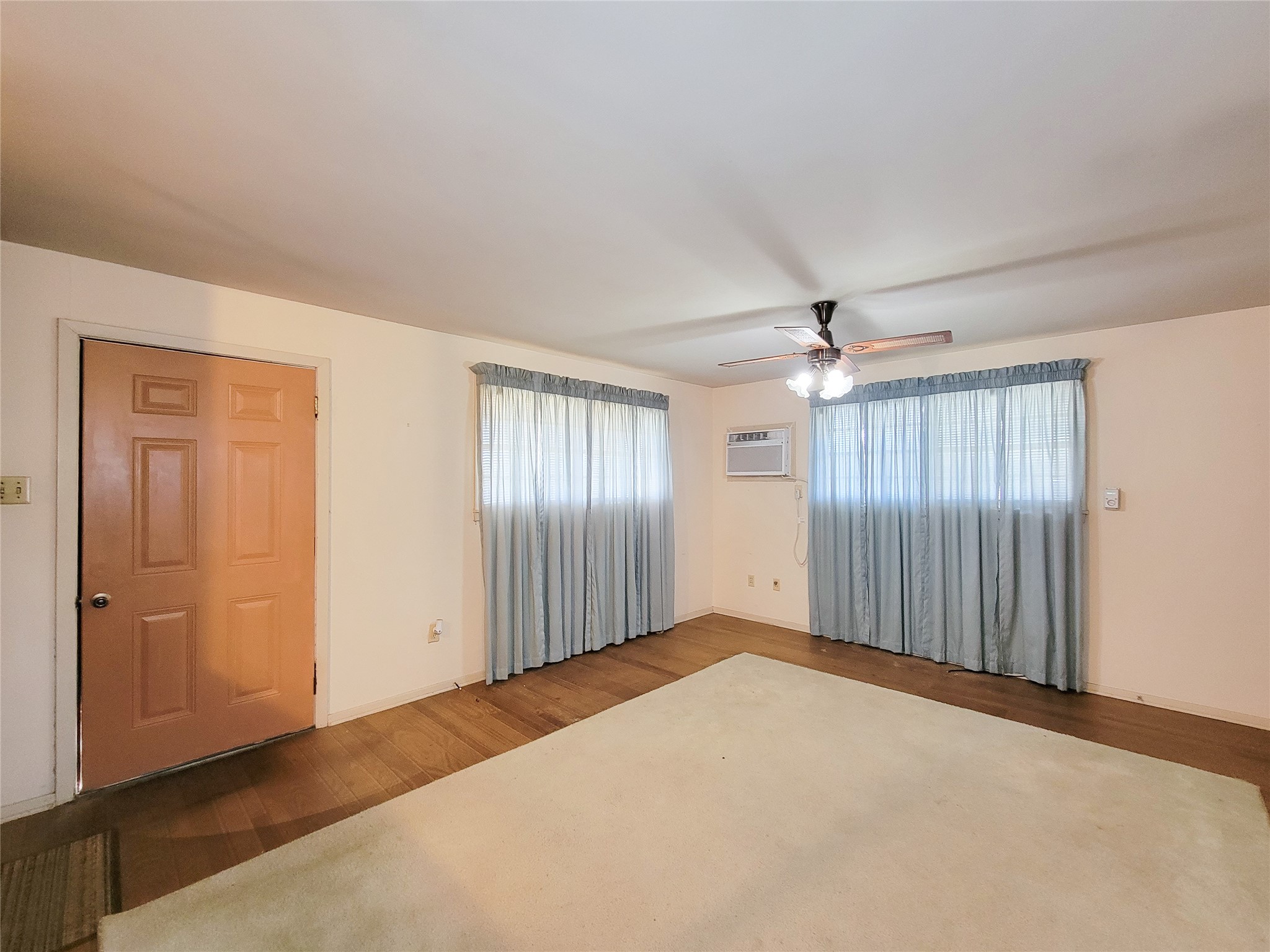 432 N Holland Street Property Photo 6
