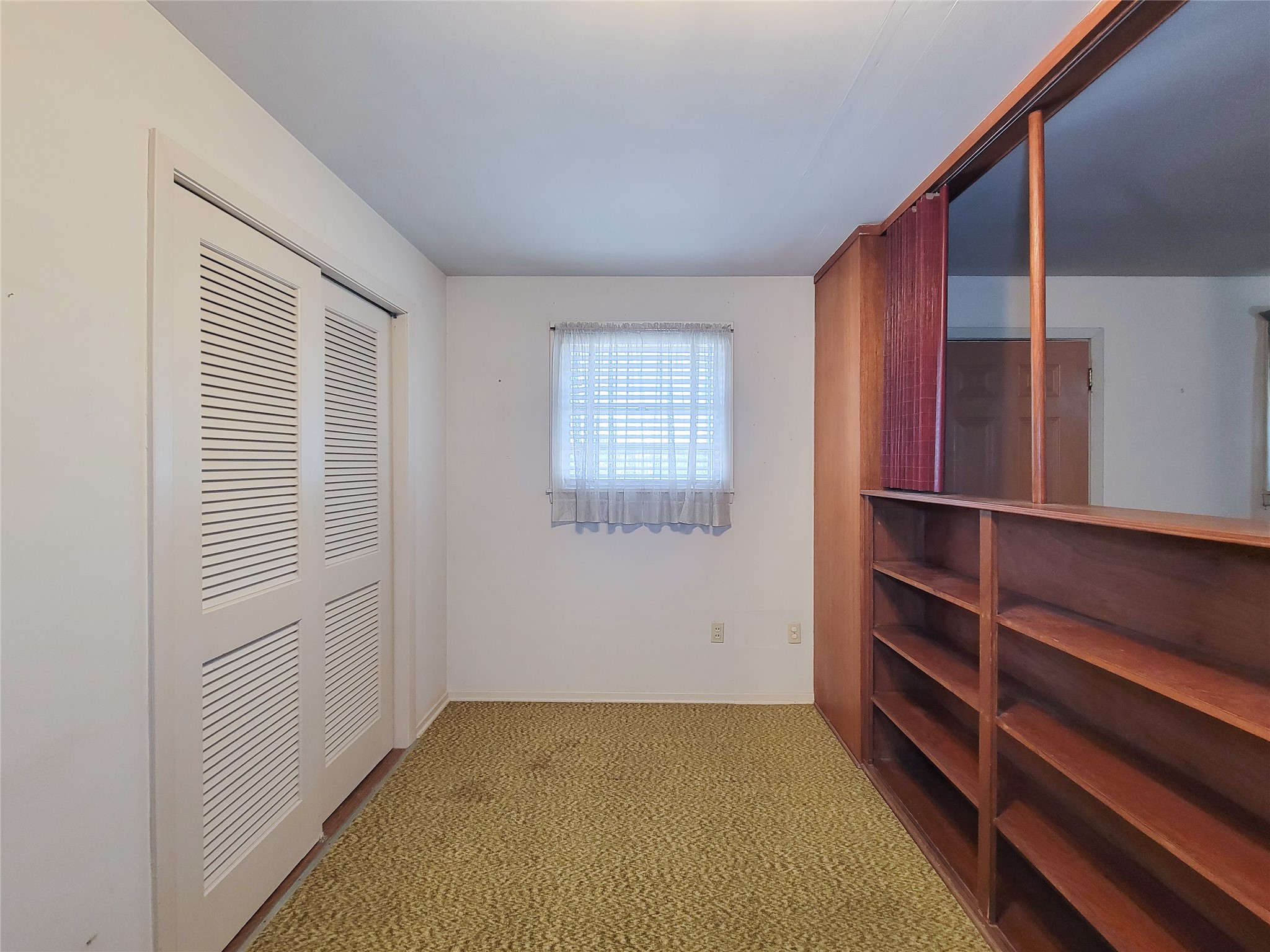 432 N Holland Street Property Photo 9