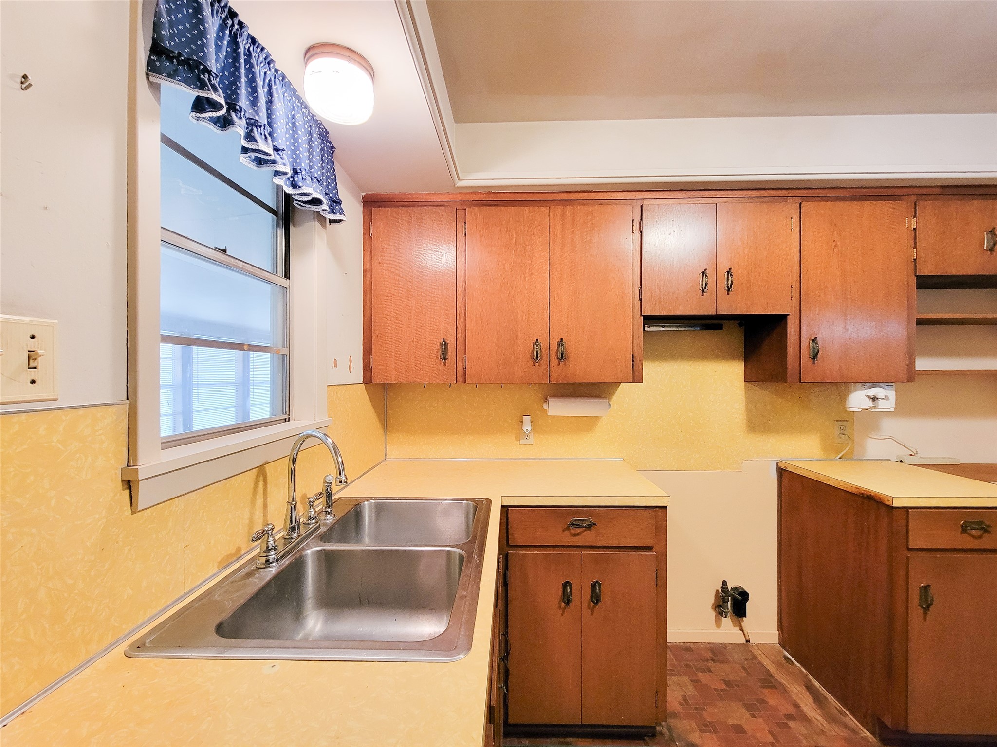 432 N Holland Street Property Photo 11
