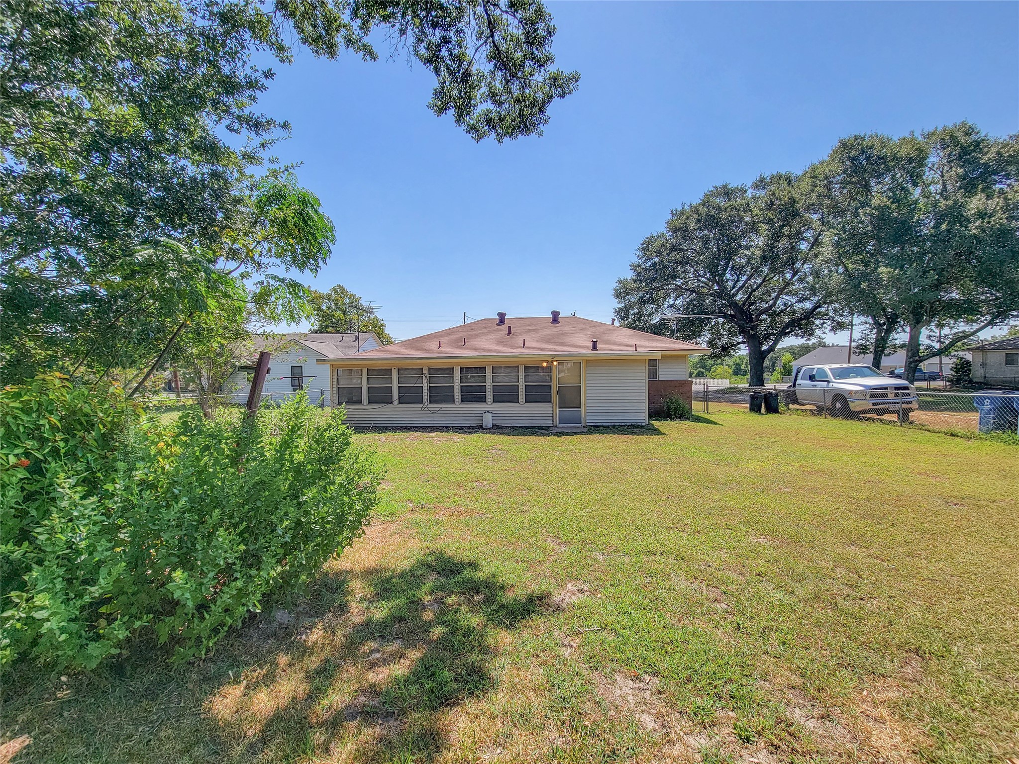 432 N Holland Street Property Photo 25