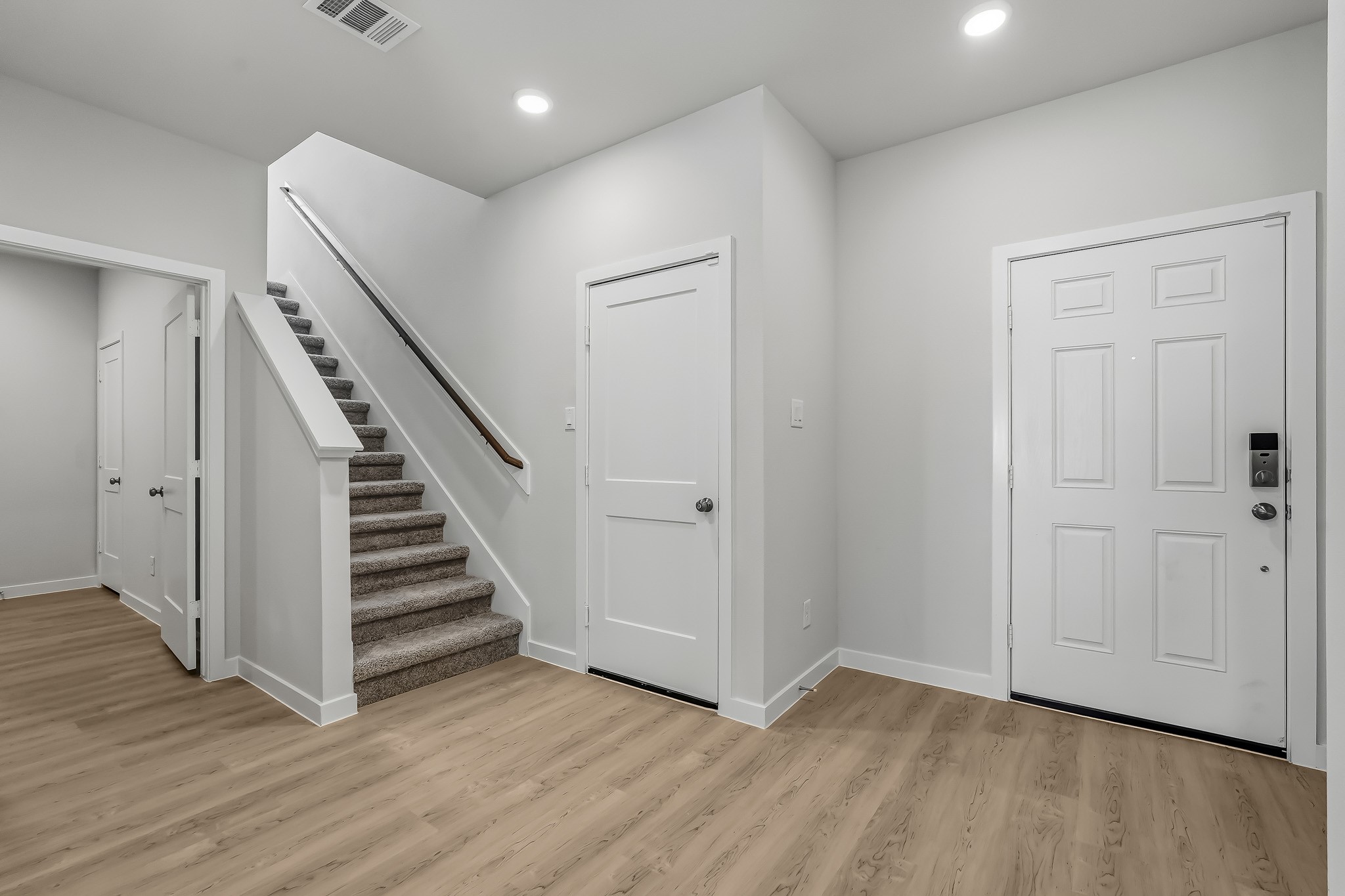 17833 Lionheart Road Property Photo 3